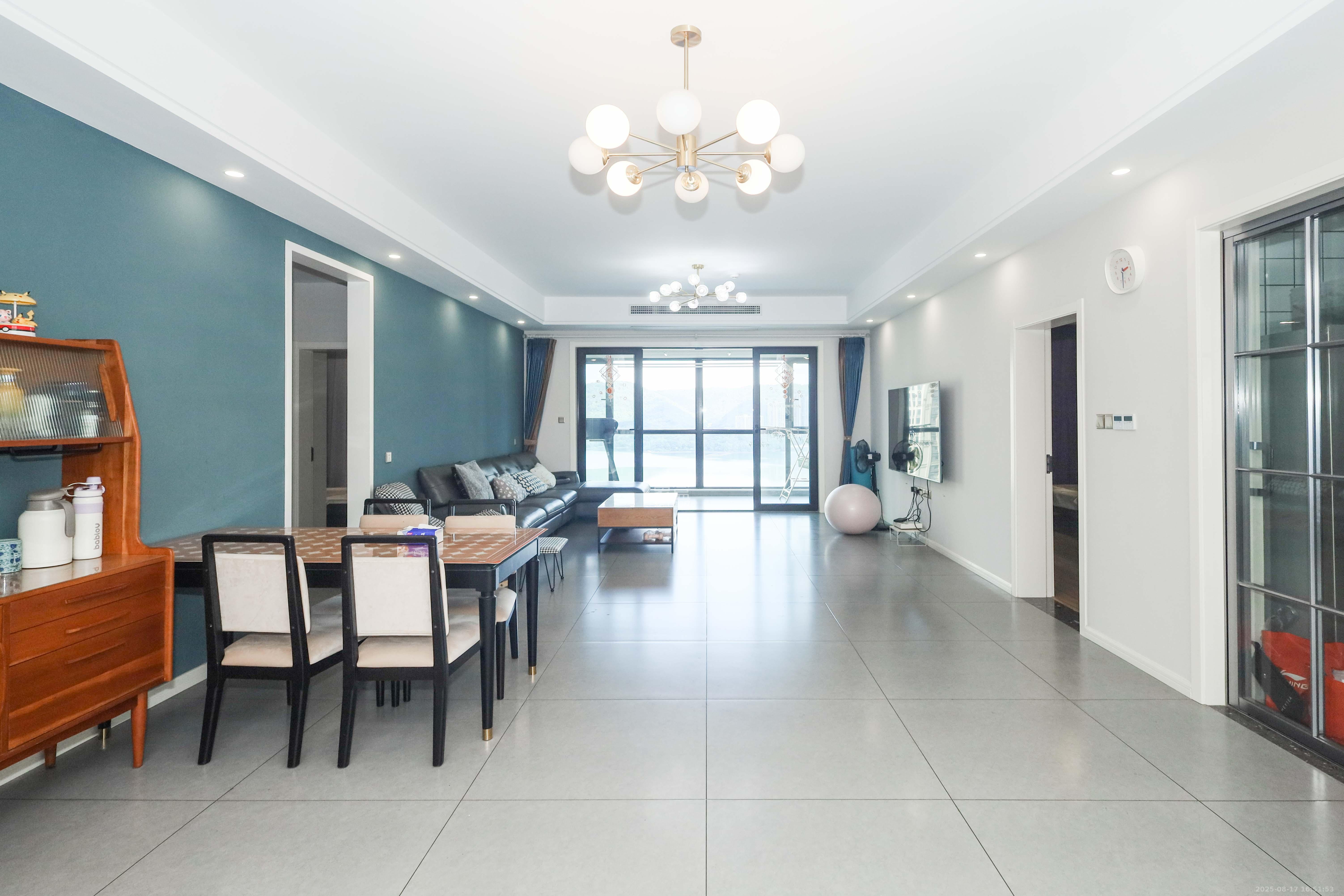 晟通牡丹舸 3室2厅2卫 298.0万 晟通牡丹舸 3室2厅2卫 298.0万客厅