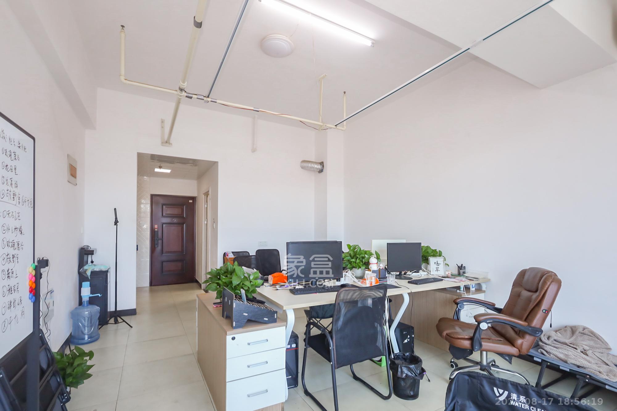 奥克斯广场  1室1厅1卫    31.0万其他