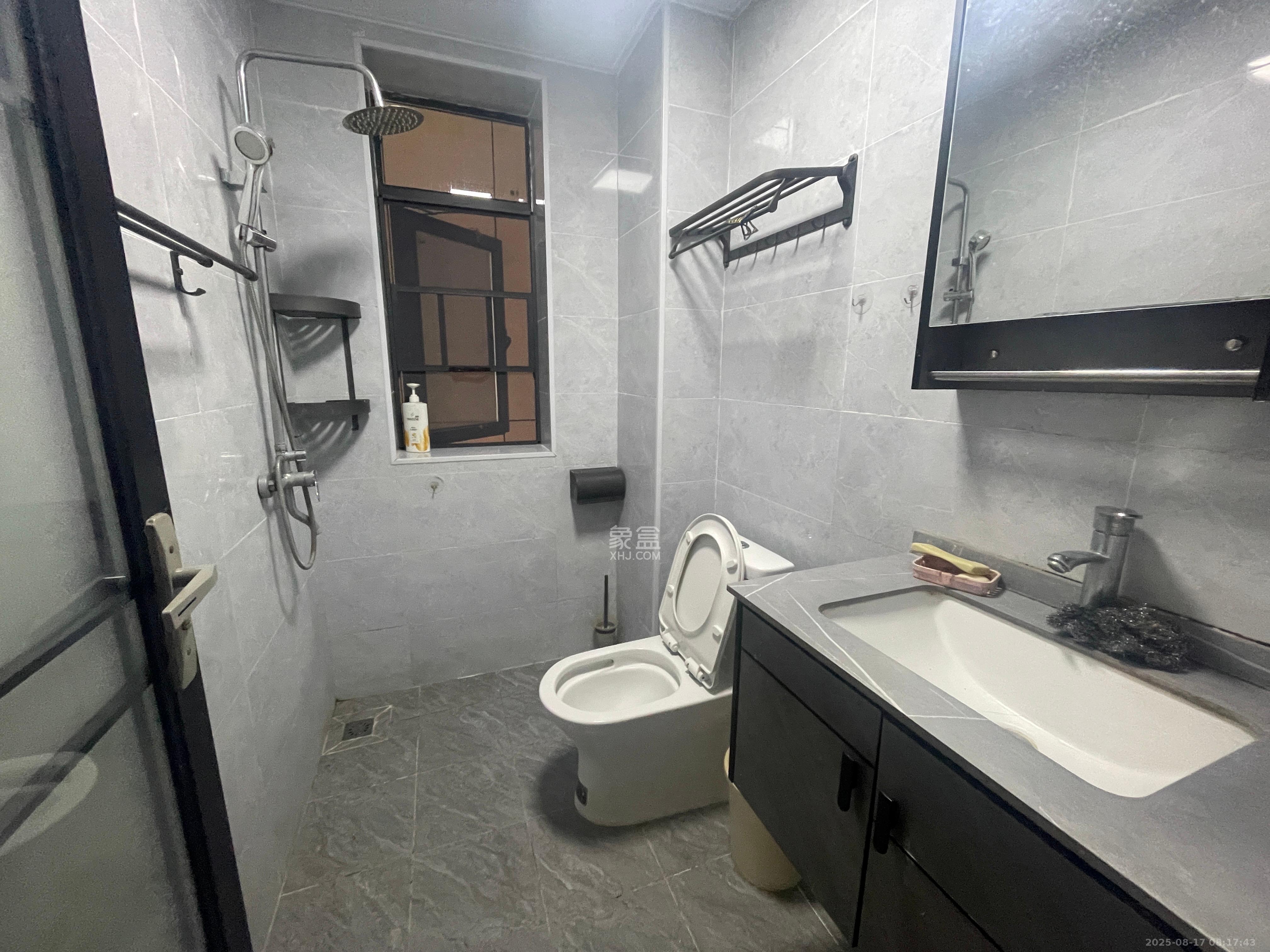 建投象山国际  3室2厅2卫    3000.0元/月 建投象山国际  3室2厅2卫    3000.0元/月室内图