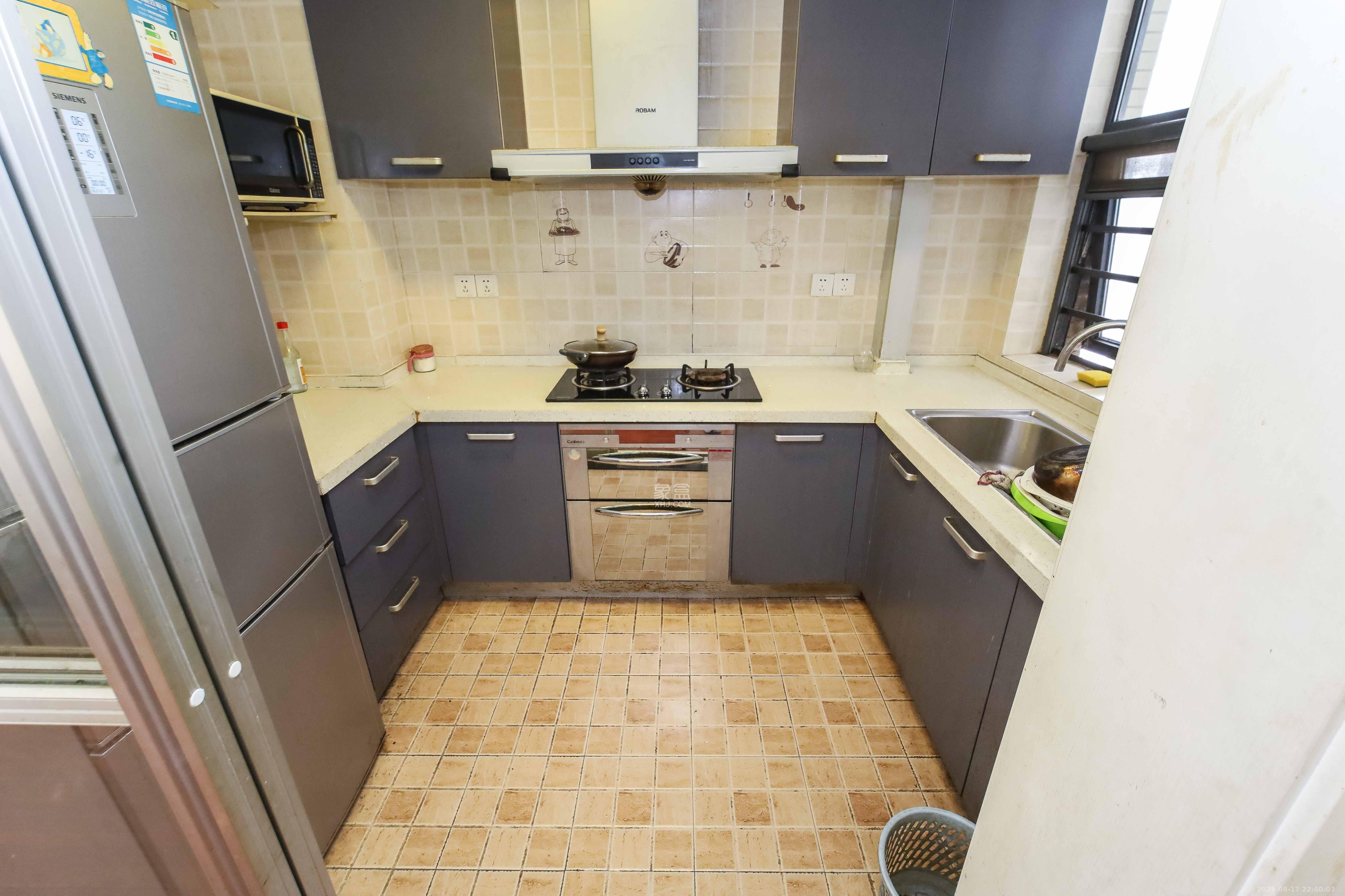 尚东紫郡  3室2厅2卫    96.8万厨房