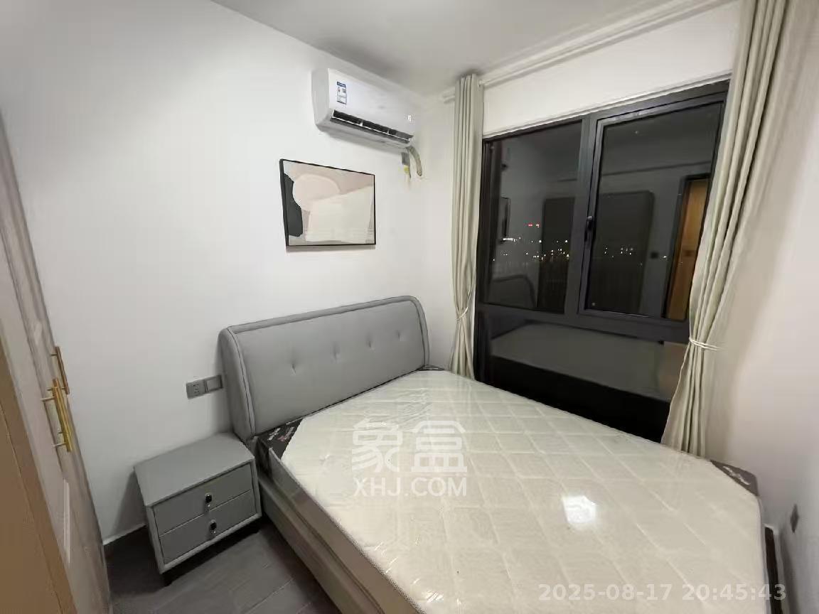 中海麓山境南区 3室1厅2卫 2800.00元/月 中海麓山境南区 3室1厅2卫 2800.00元/月室内图