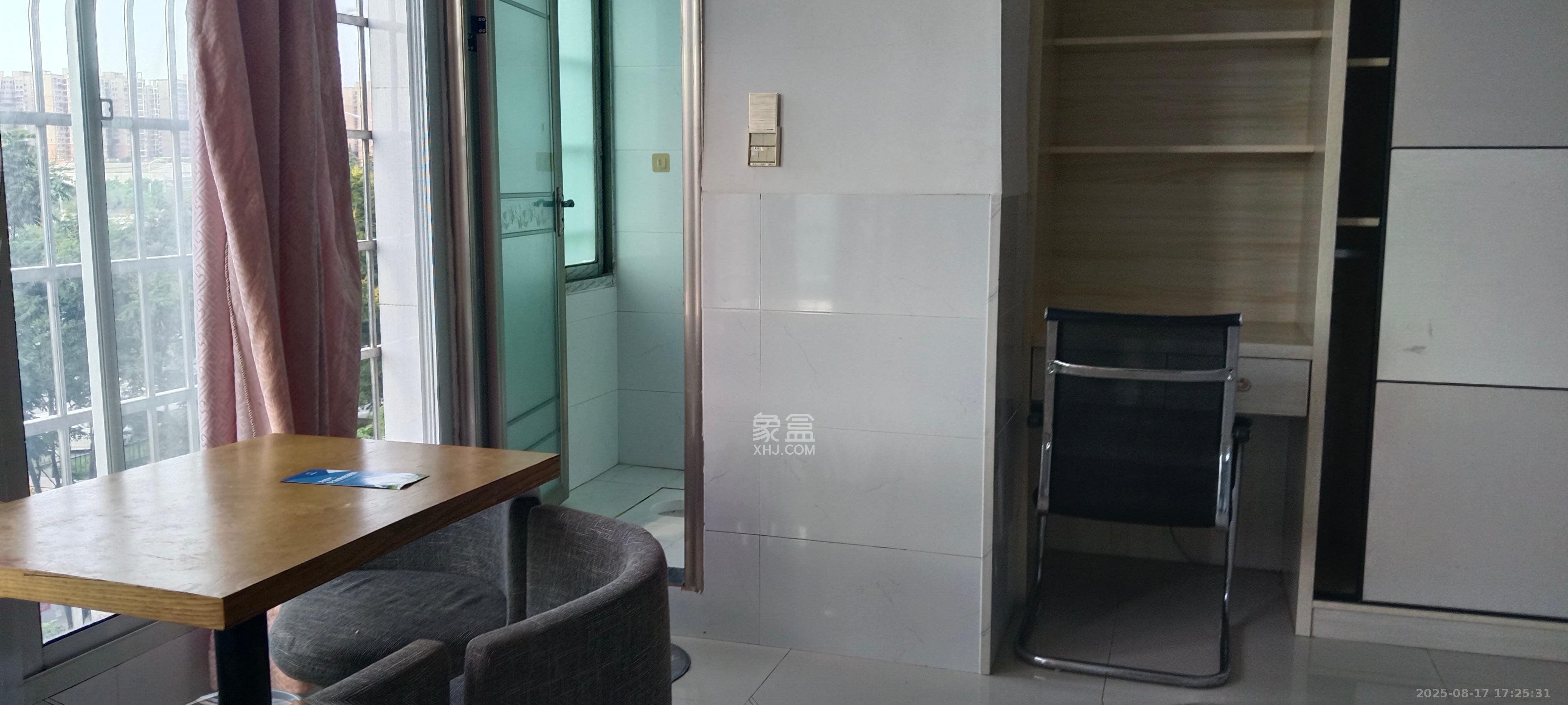 和康园小区  1室1厅1卫   1100.00元/月室内图1