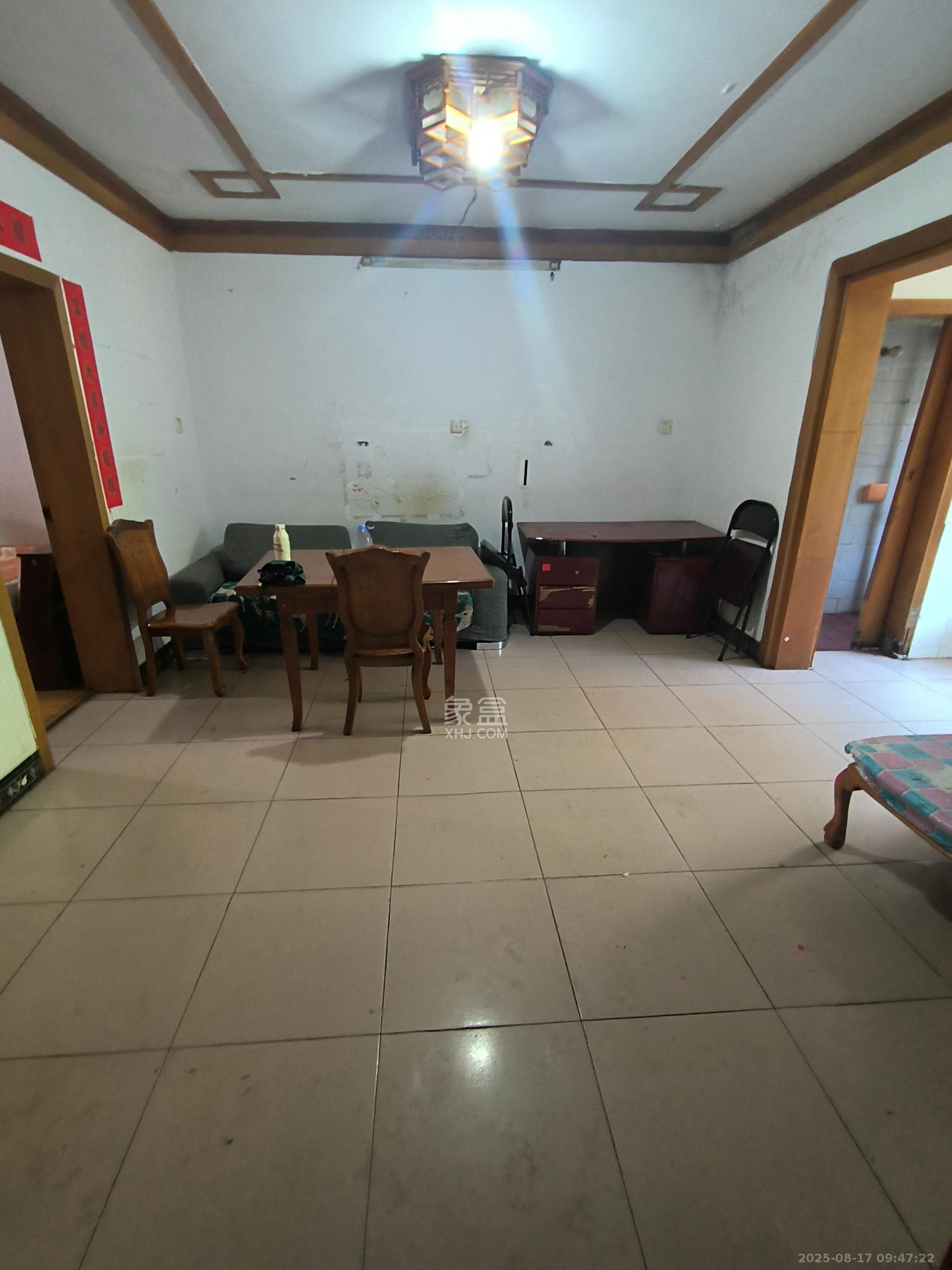 植物油宿舍  2室1厅1卫    1600.0元/月 植物油宿舍  2室1厅1卫    1600.0元/月室内图