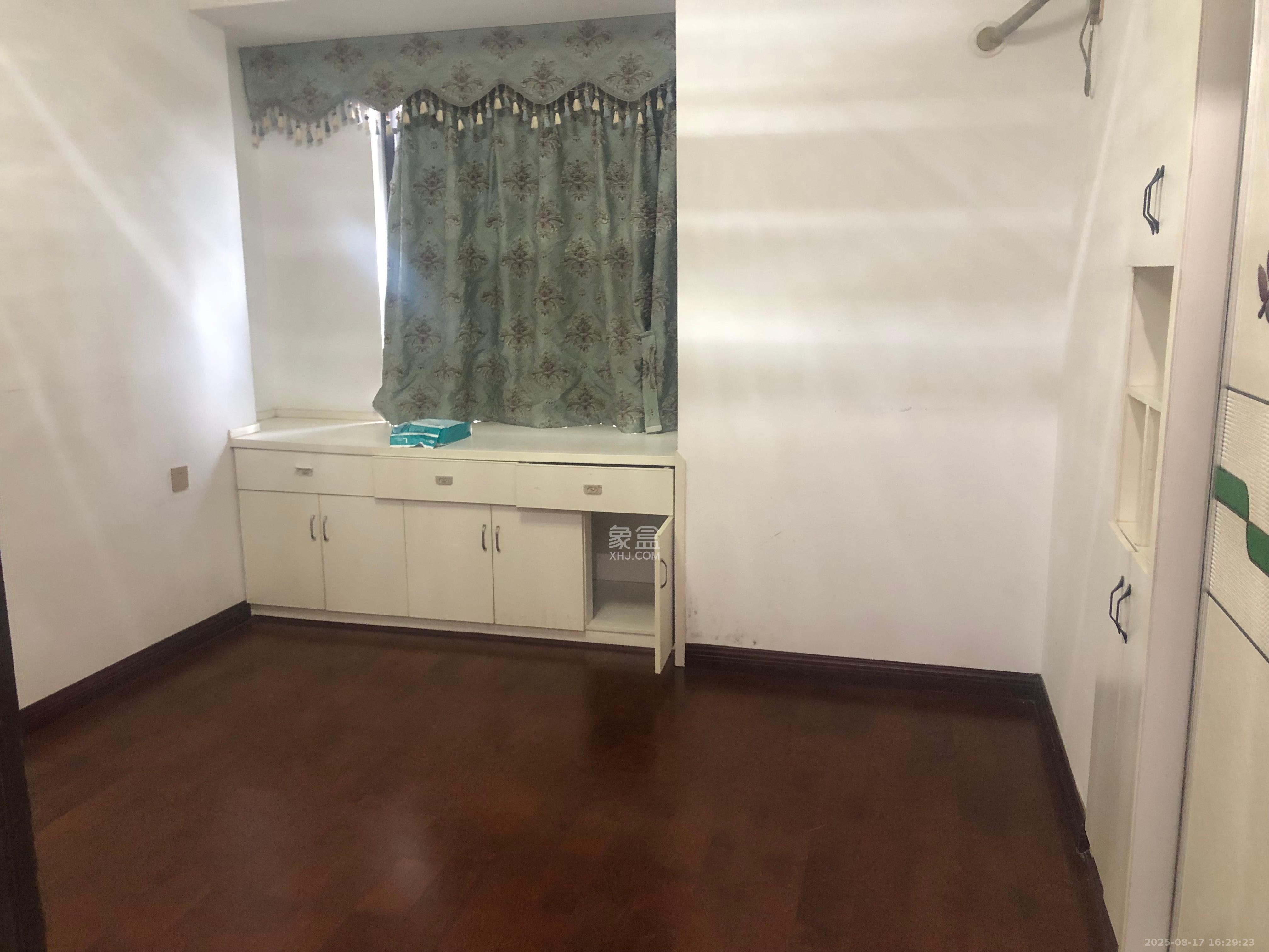 新华都万家城 3室2厅2卫 2000.0元/月 新华都万家城 3室2厅2卫 2000.0元/月室内图