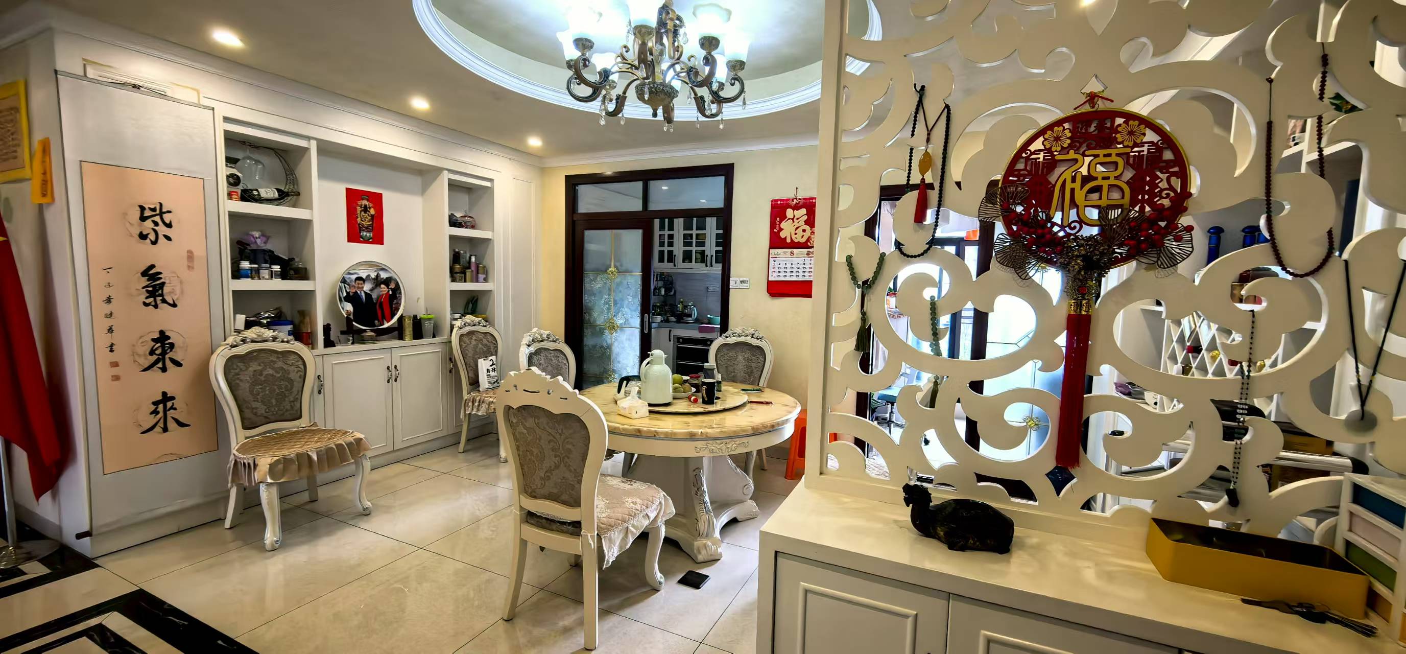 滨江帝景二期(三期) 3室2厅2卫 188.0万 滨江帝景二期(三期) 3室2厅2卫 188.0万客厅