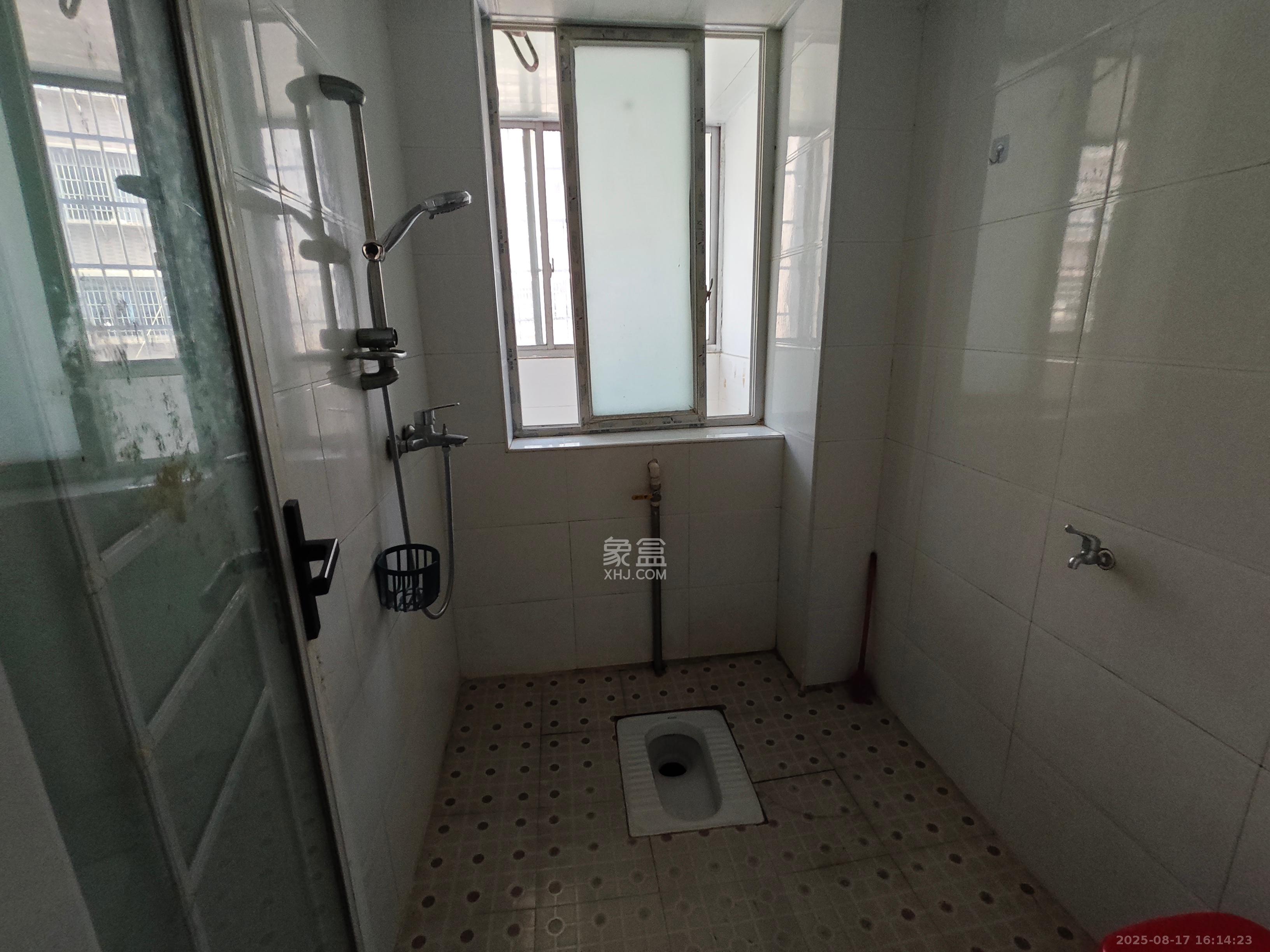 杉木村安置小区 2室2厅1卫 1600.0元/月 杉木村安置小区 2室2厅1卫 1600.0元/月室内图