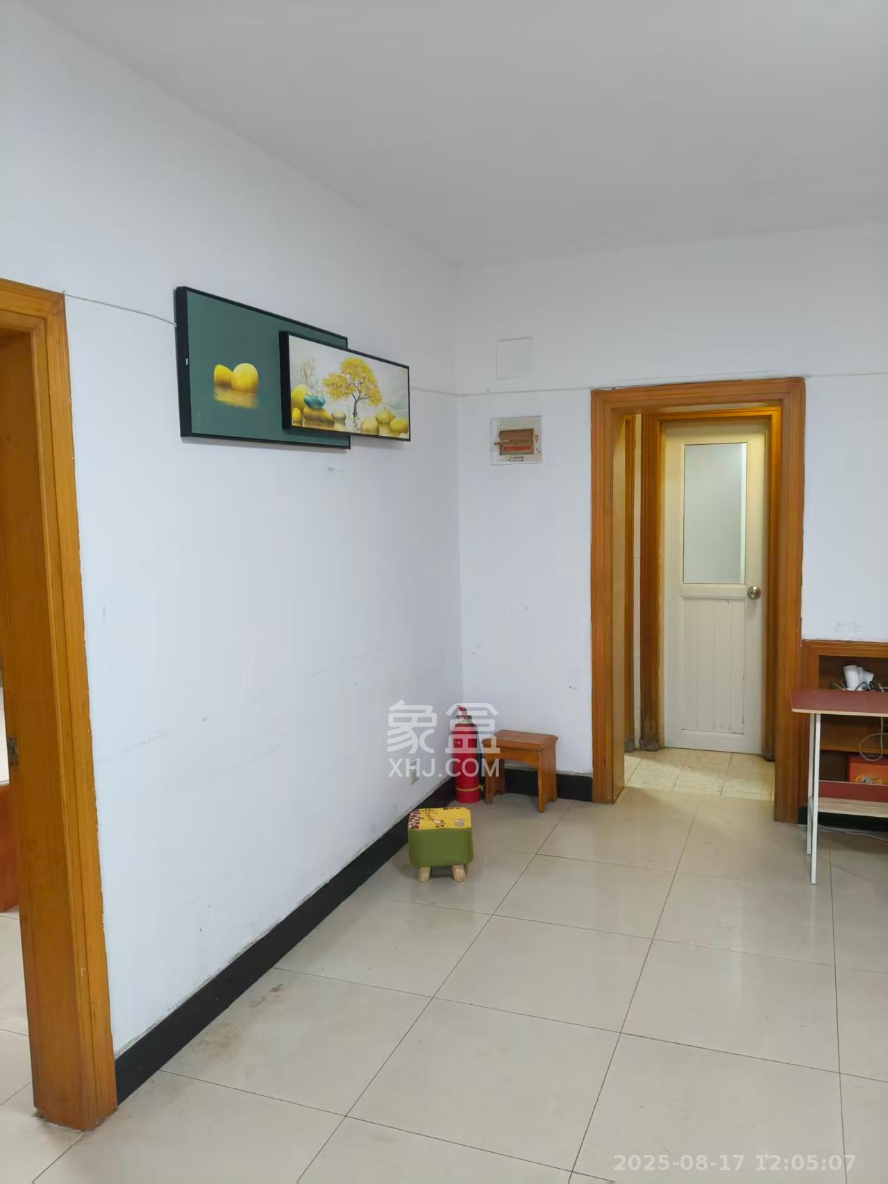 新奥燃气宿舍  2室2厅1卫    1600.0元/月 新奥燃气宿舍  2室2厅1卫    1600.0元/月室内图