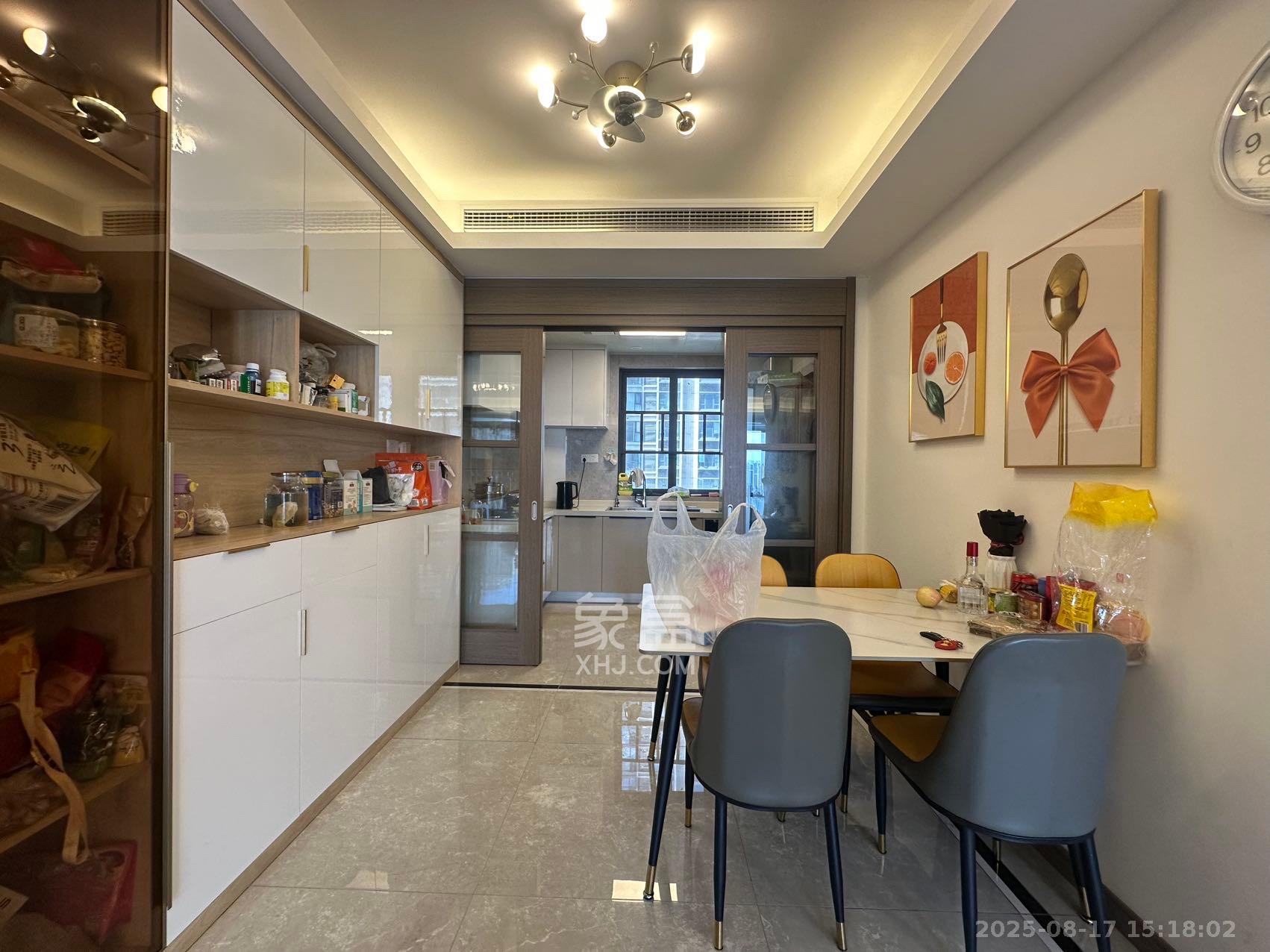 龙湖铂金中心(龙湖春江郦城) 3室2厅2卫 5600.0元/月 龙湖铂金中心(龙湖春江郦城) 3室2厅2卫 5600.0元/月室内图