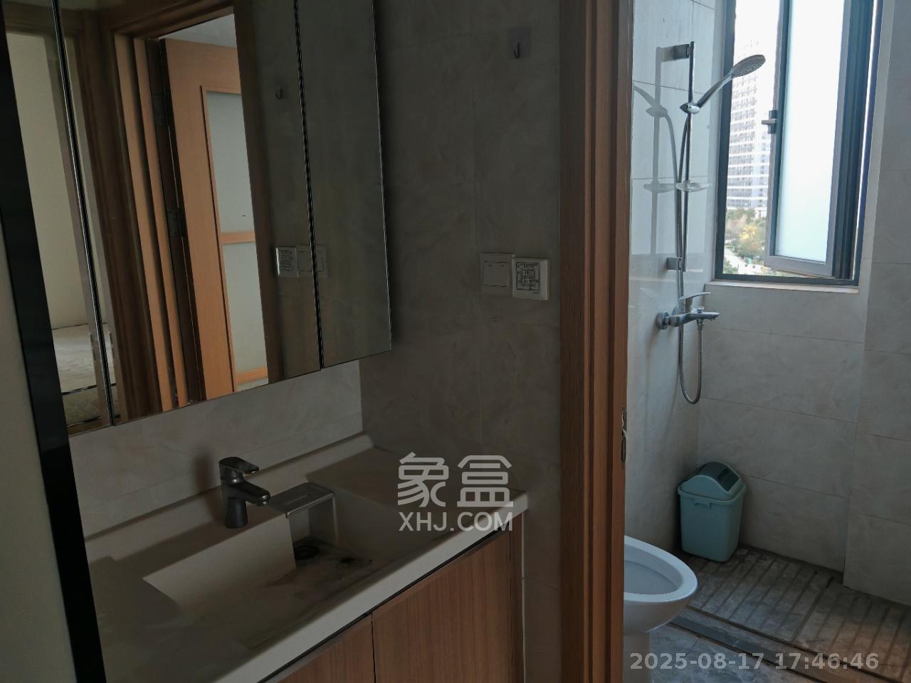 卓越浅水湾  1室0厅0卫    2100.0元/月室内图