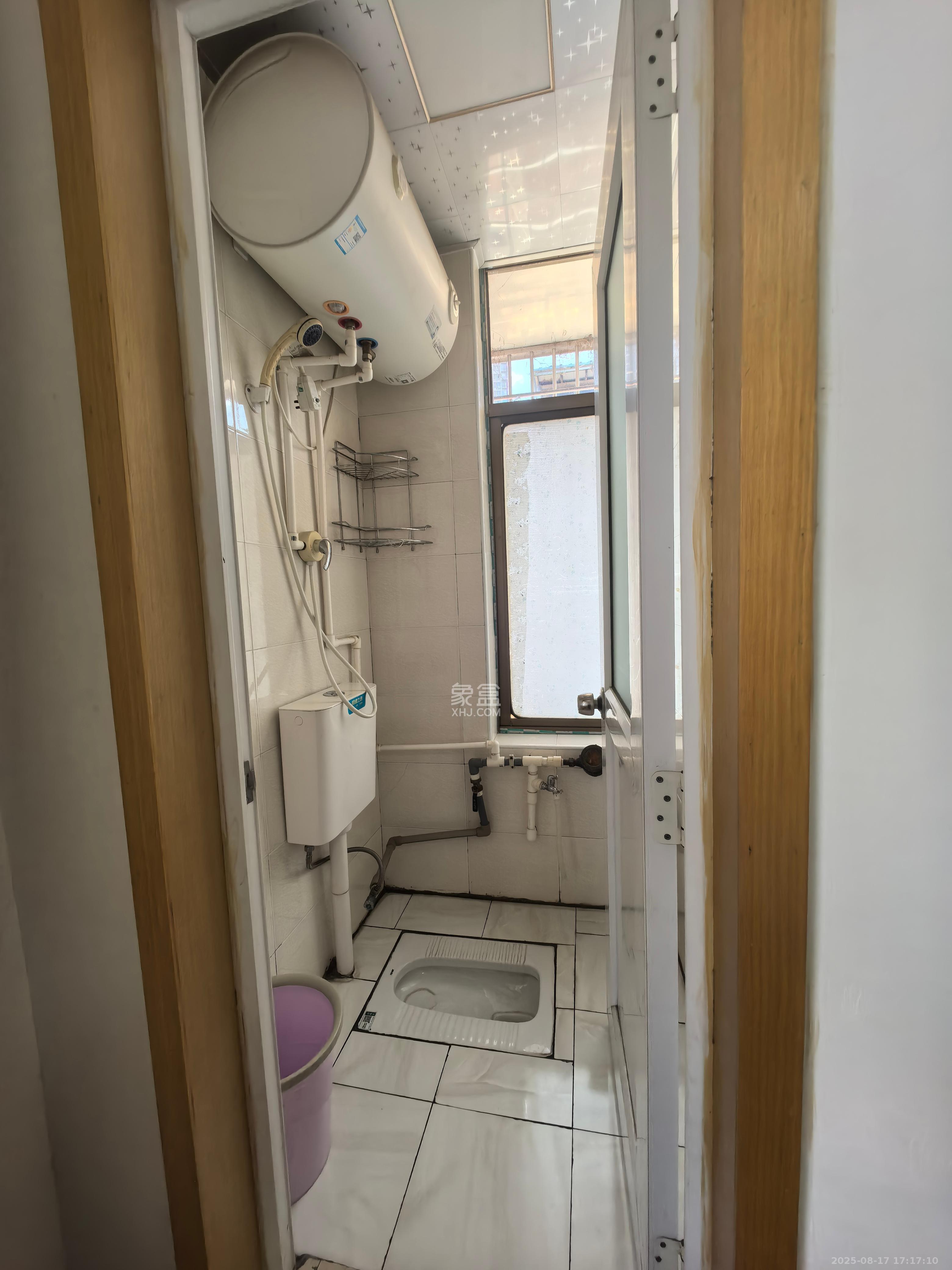 城西安置小区  3室2厅2卫    1500.0元/月室内图