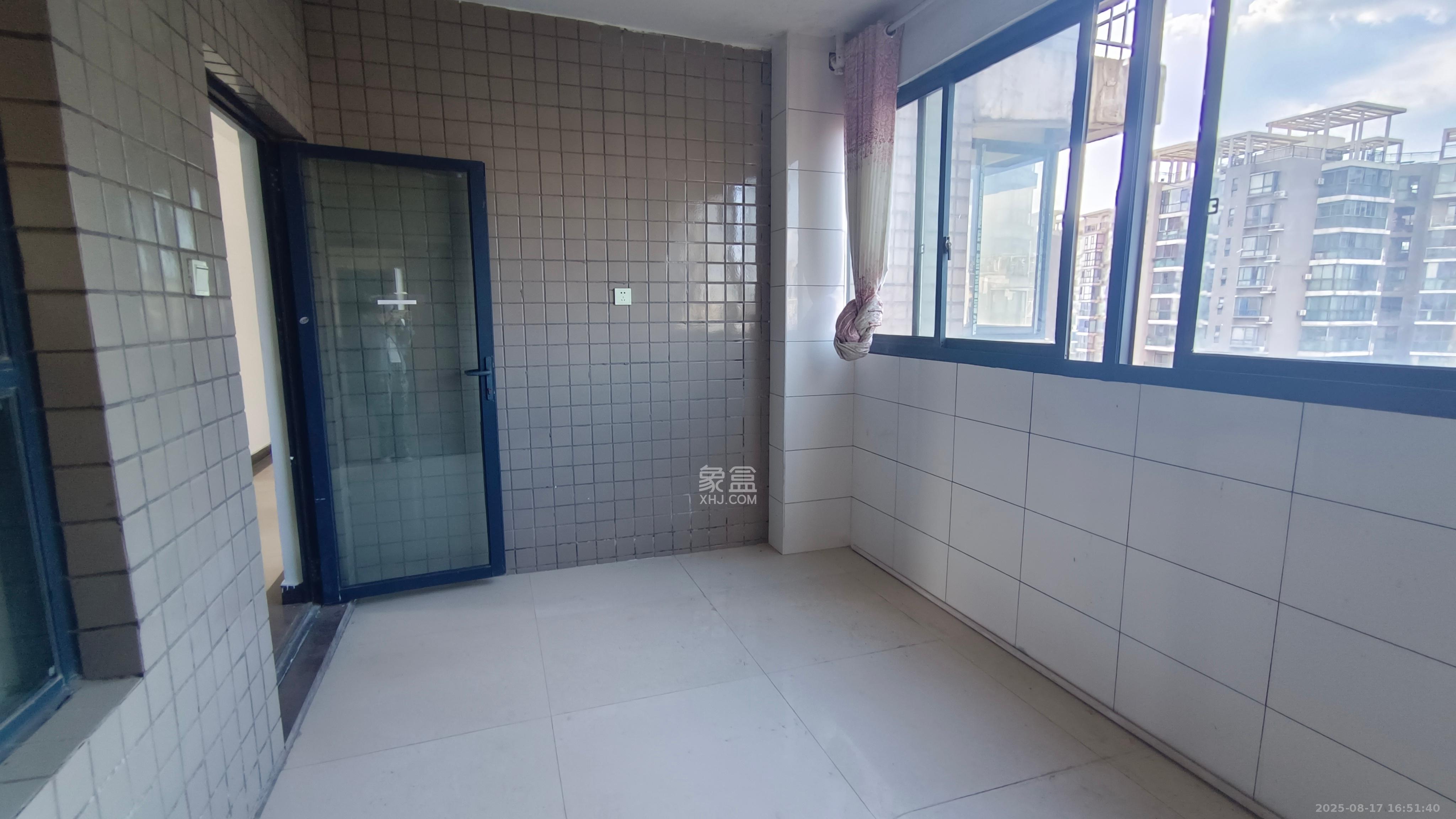 湘江世纪城临江苑  4室2厅1卫    2200.0元/月室内图