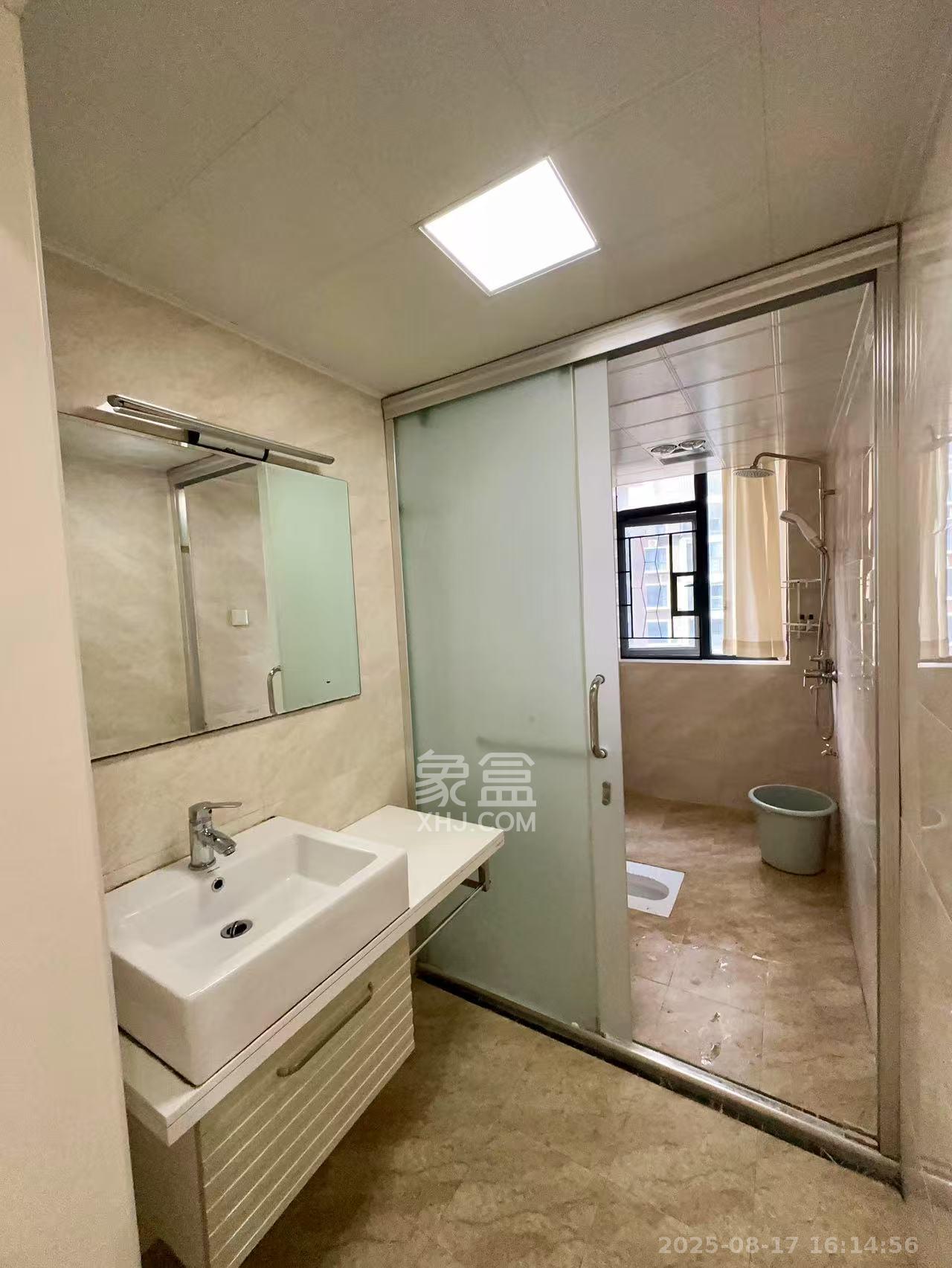 鑫远湘府华城  4室2厅2卫    4500.0元/月 鑫远湘府华城  4室2厅2卫    4500.0元/月室内图