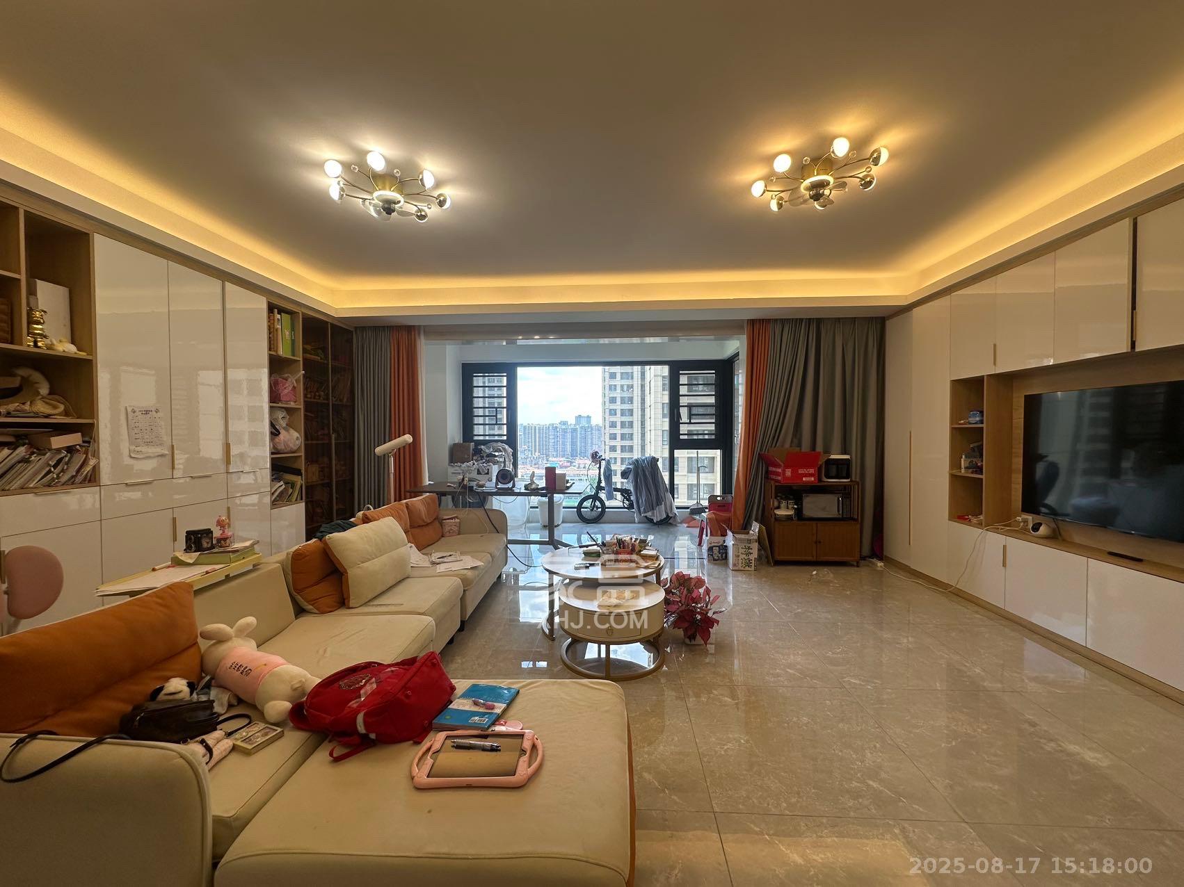 龙湖铂金中心(龙湖春江郦城) 3室2厅2卫 5600.0元/月 龙湖铂金中心(龙湖春江郦城) 3室2厅2卫 5600.0元/月室内图