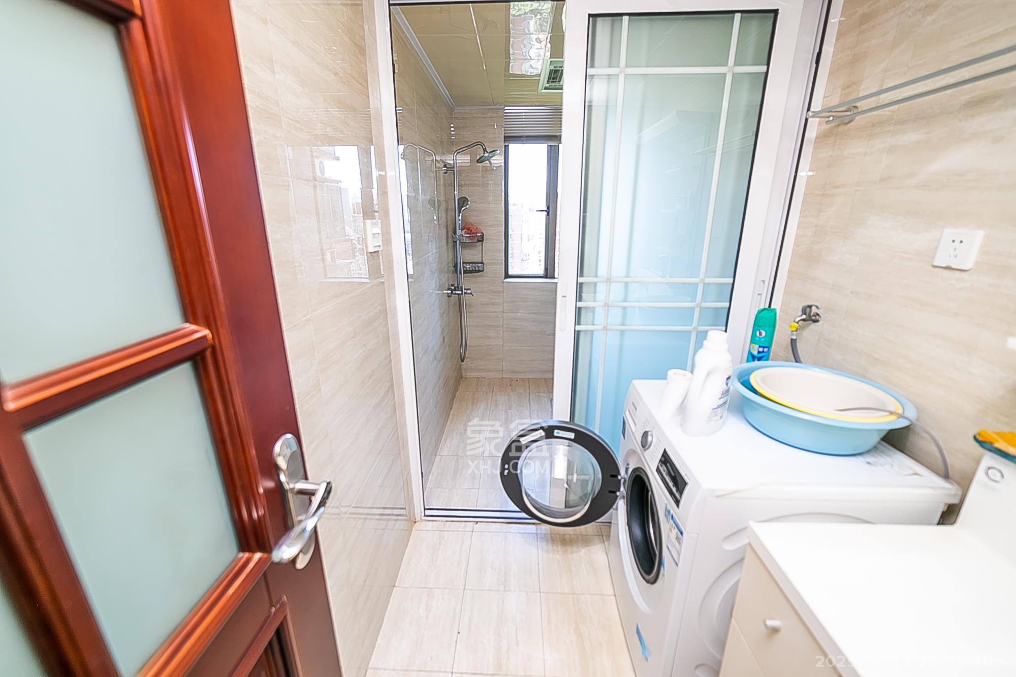 金域南外滩(望江佳园)  4室2厅2卫    210.0万 金域南外滩(望江佳园)  4室2厅2卫    210.0万卫生间