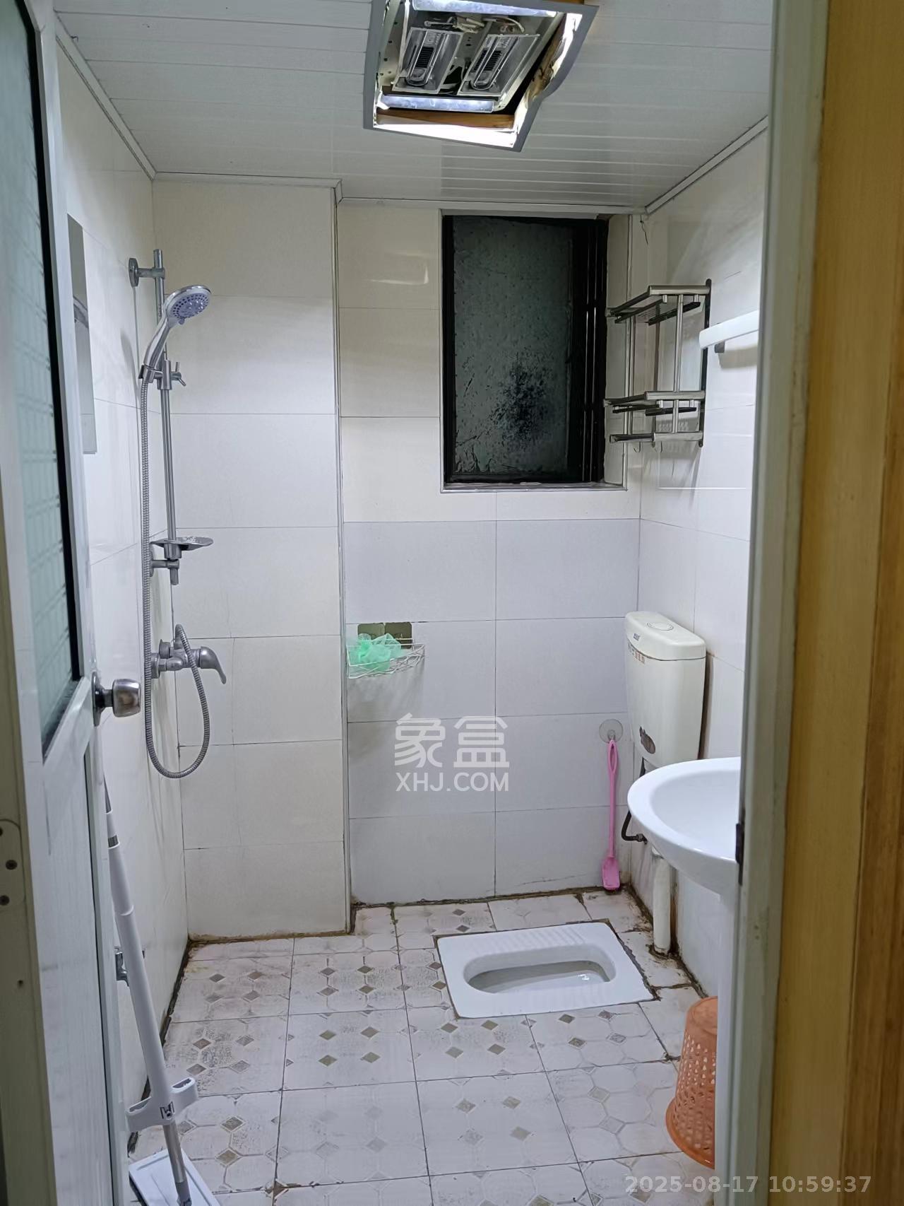 天城湖光山色  2室2厅1卫   2000.00元/月室内图
