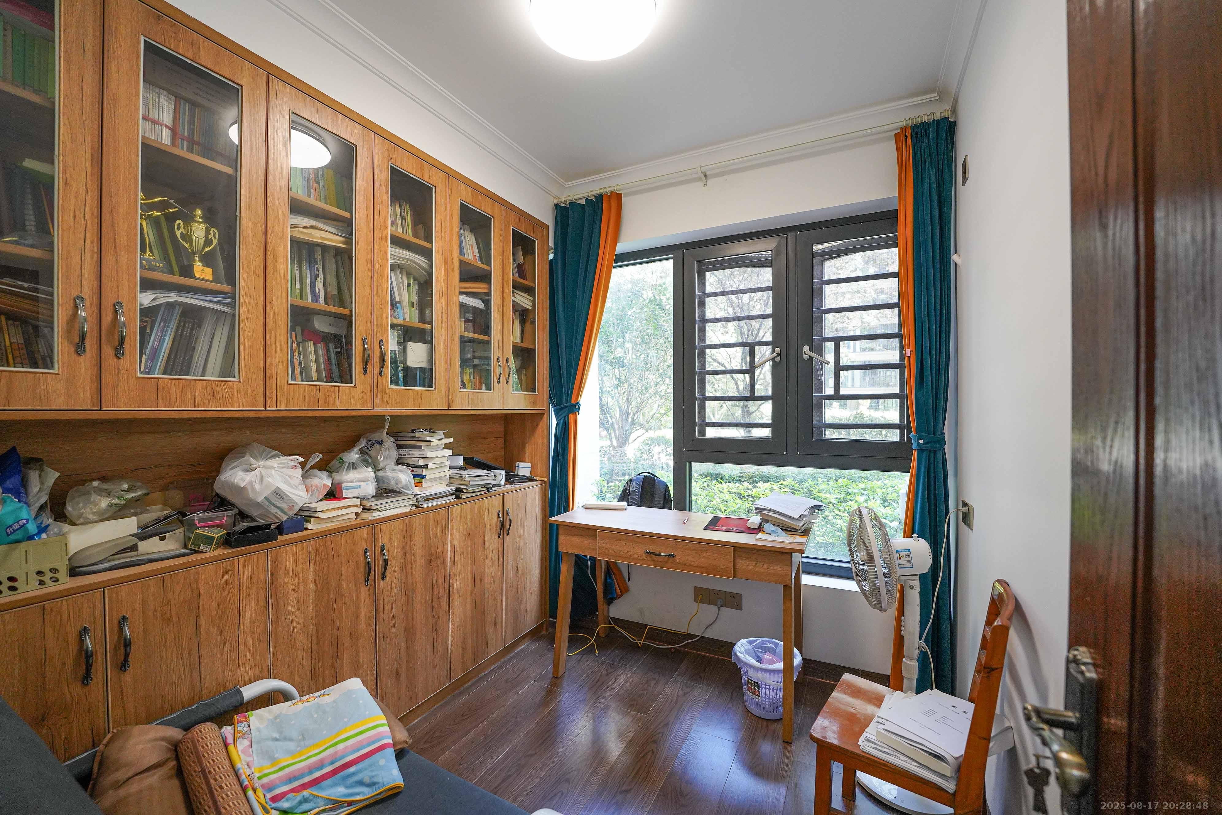 五矿万境蓝山 4室2厅2卫 139.0万 五矿万境蓝山 4室2厅2卫 139.0万卧室