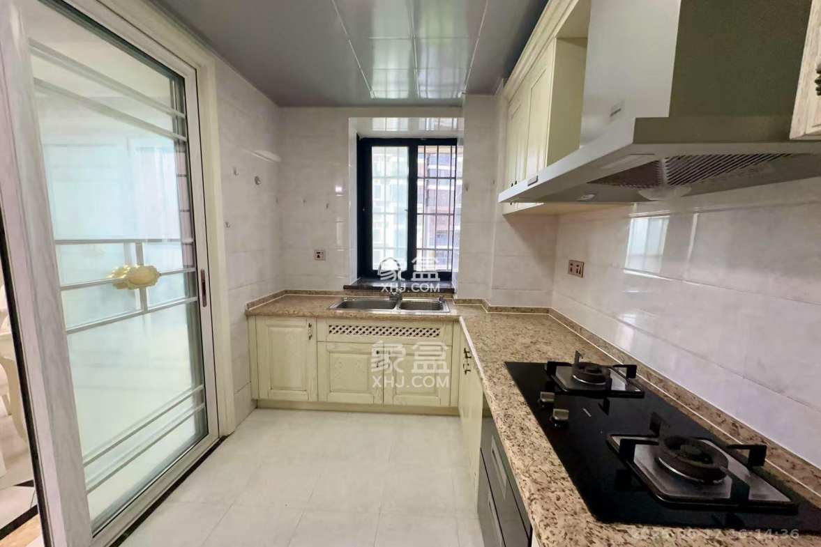 鑫远湘府华城  4室2厅2卫    4500.0元/月 鑫远湘府华城  4室2厅2卫    4500.0元/月室内图