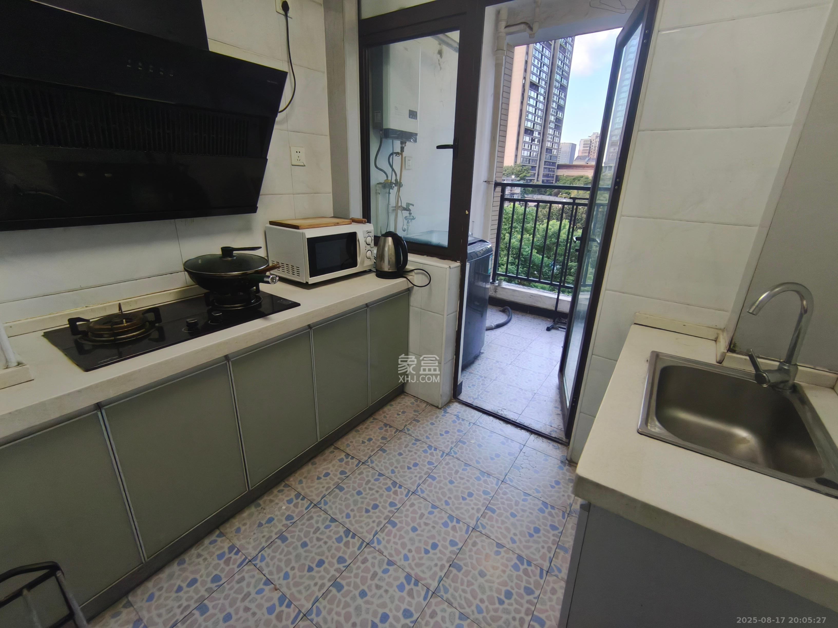 大鸿杰座  3室1厅1卫    3000.0元/月室内图