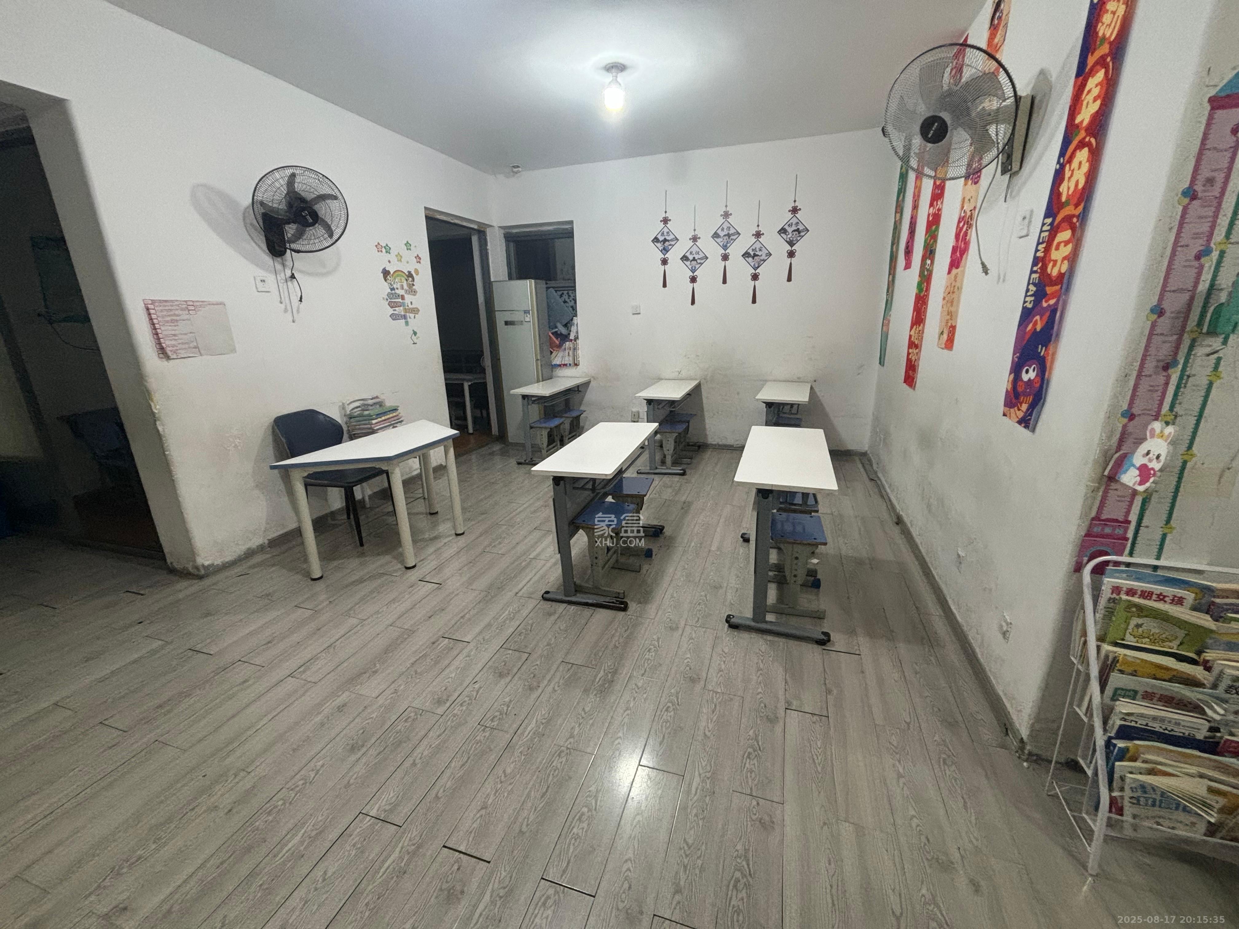 滨江君悦香邸 3室2厅2卫 2200.0元/月 滨江君悦香邸 3室2厅2卫 2200.0元/月室内图