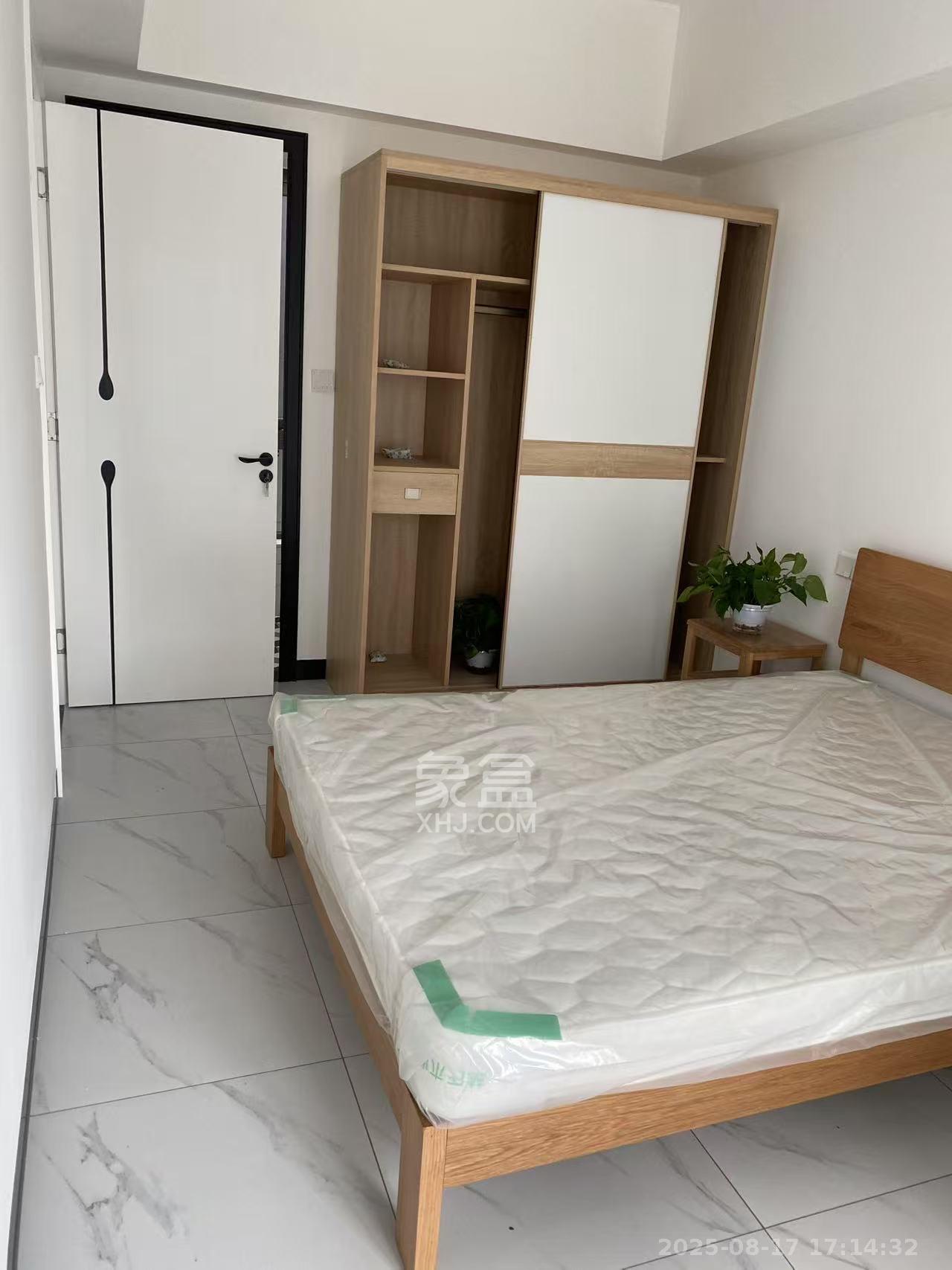 复地星光天地 1室0厅0卫 2400.0元/月 复地星光天地 1室0厅0卫 2400.0元/月室内图