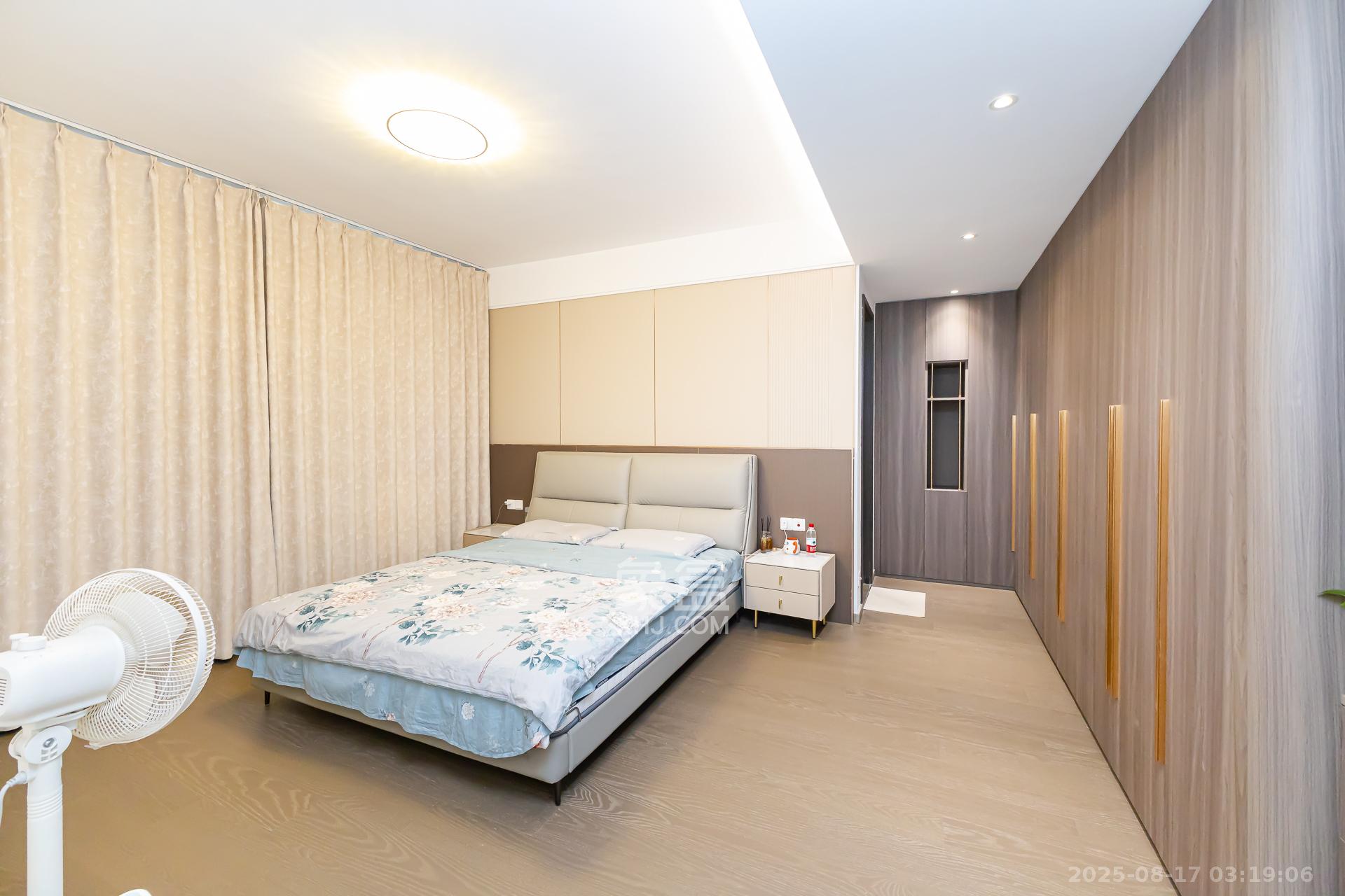 越秀湘江星汇城三期 4室2厅3卫 260.0万 越秀湘江星汇城三期 4室2厅3卫 260.0万卧室