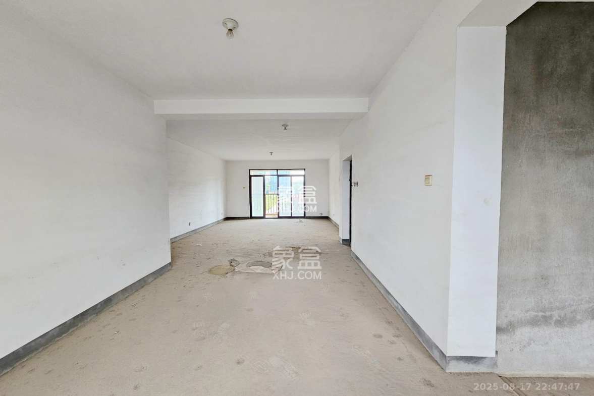 三江花中城  3室2厅2卫    148.0万 三江花中城  3室2厅2卫    148.0万客厅