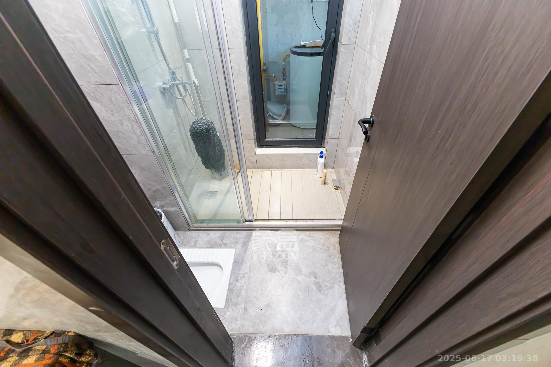 越秀湘江星汇城三期 4室2厅3卫 260.0万 越秀湘江星汇城三期 4室2厅3卫 260.0万卫生间