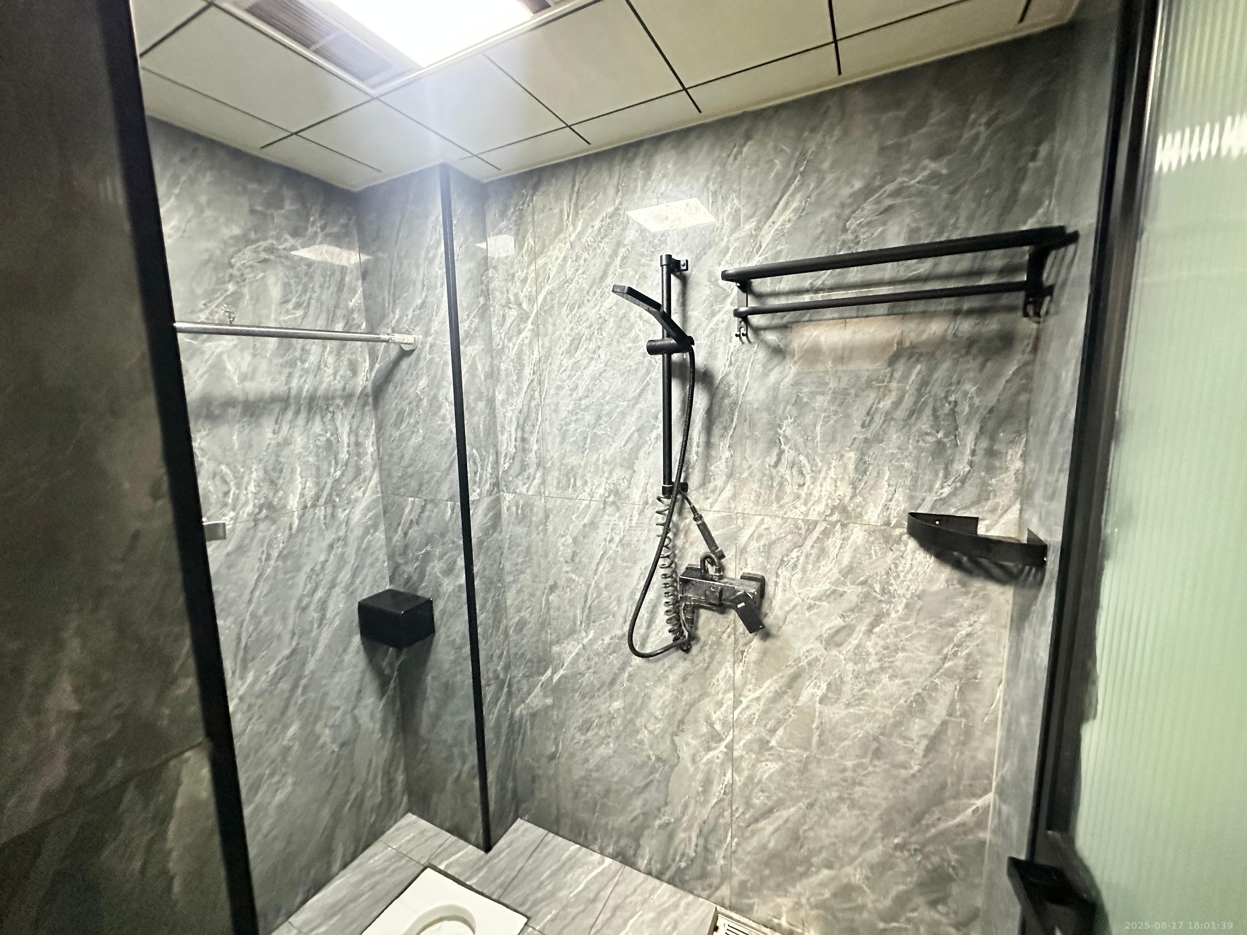 奥园城市天骄一期  1室1厅1卫    1500.0元/月室内图