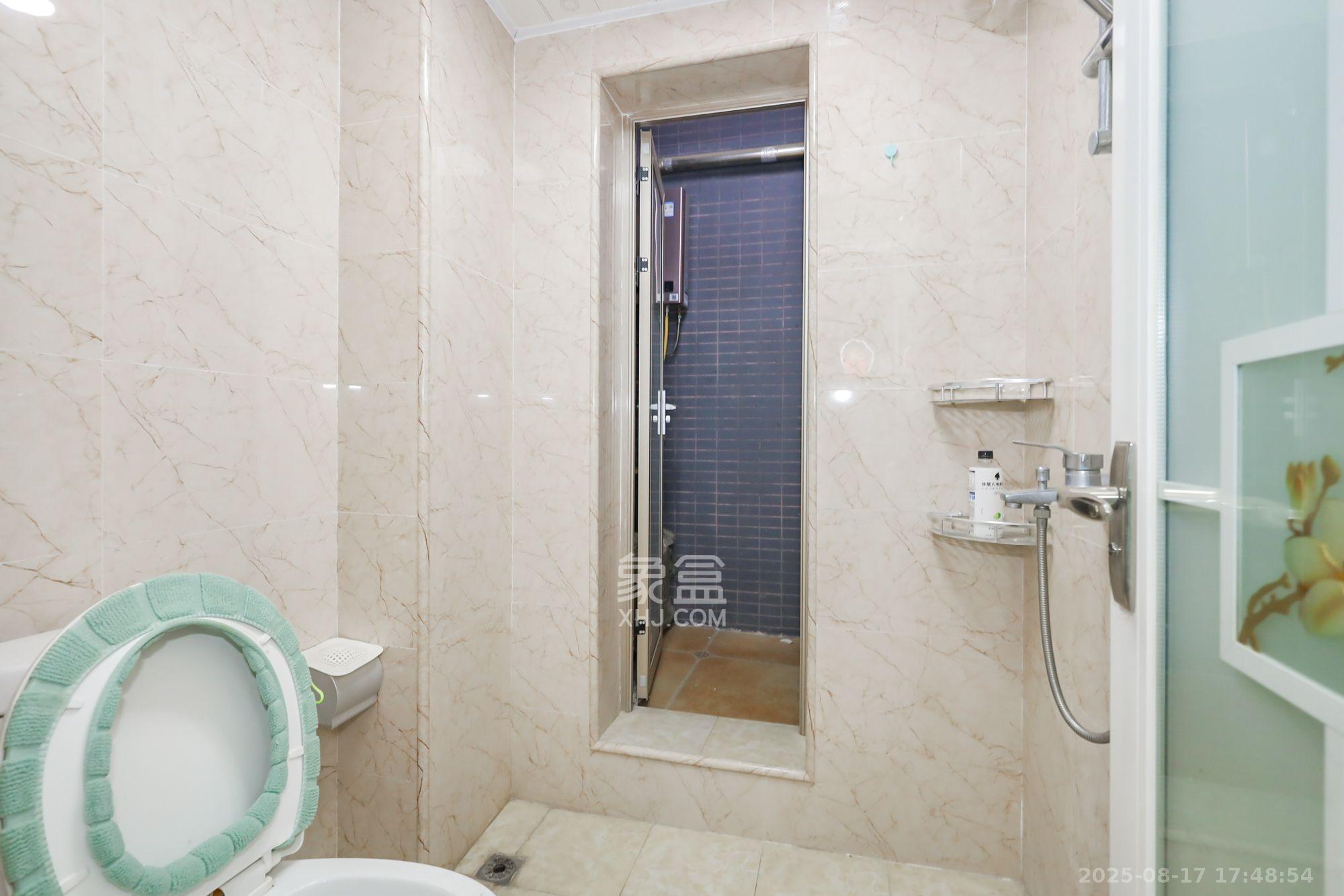 保利天禧D区 3室2厅1卫 2800.0元/月 保利天禧D区 3室2厅1卫 2800.0元/月室内图