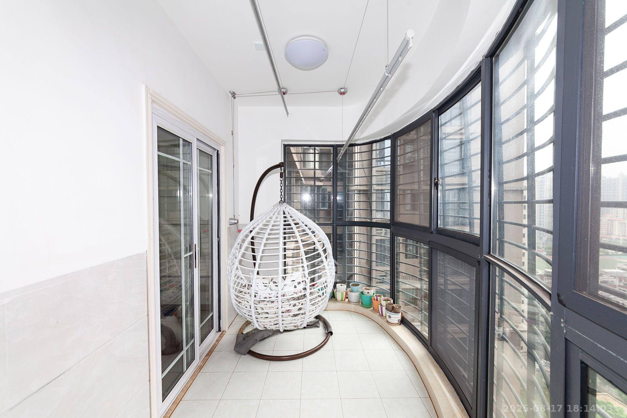 名家翡翠花园  4室2厅2卫    3000.0元/月 名家翡翠花园  4室2厅2卫    3000.0元/月室内图