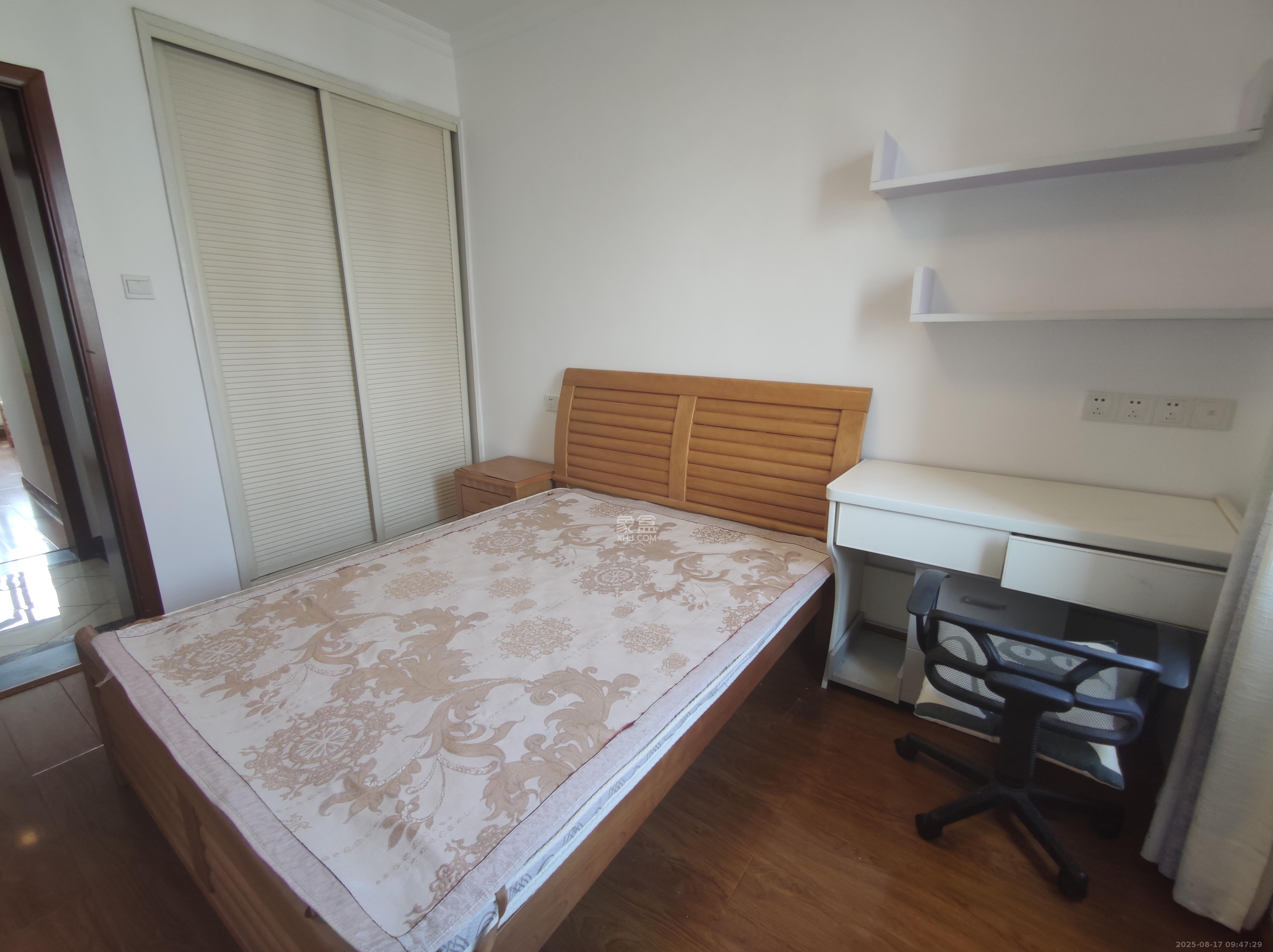 世茂外滩里(世茂铂翠湾三期) 4室2厅2卫 3800.0元/月 世茂外滩里(世茂铂翠湾三期) 4室2厅2卫 3800.0元/月室内图