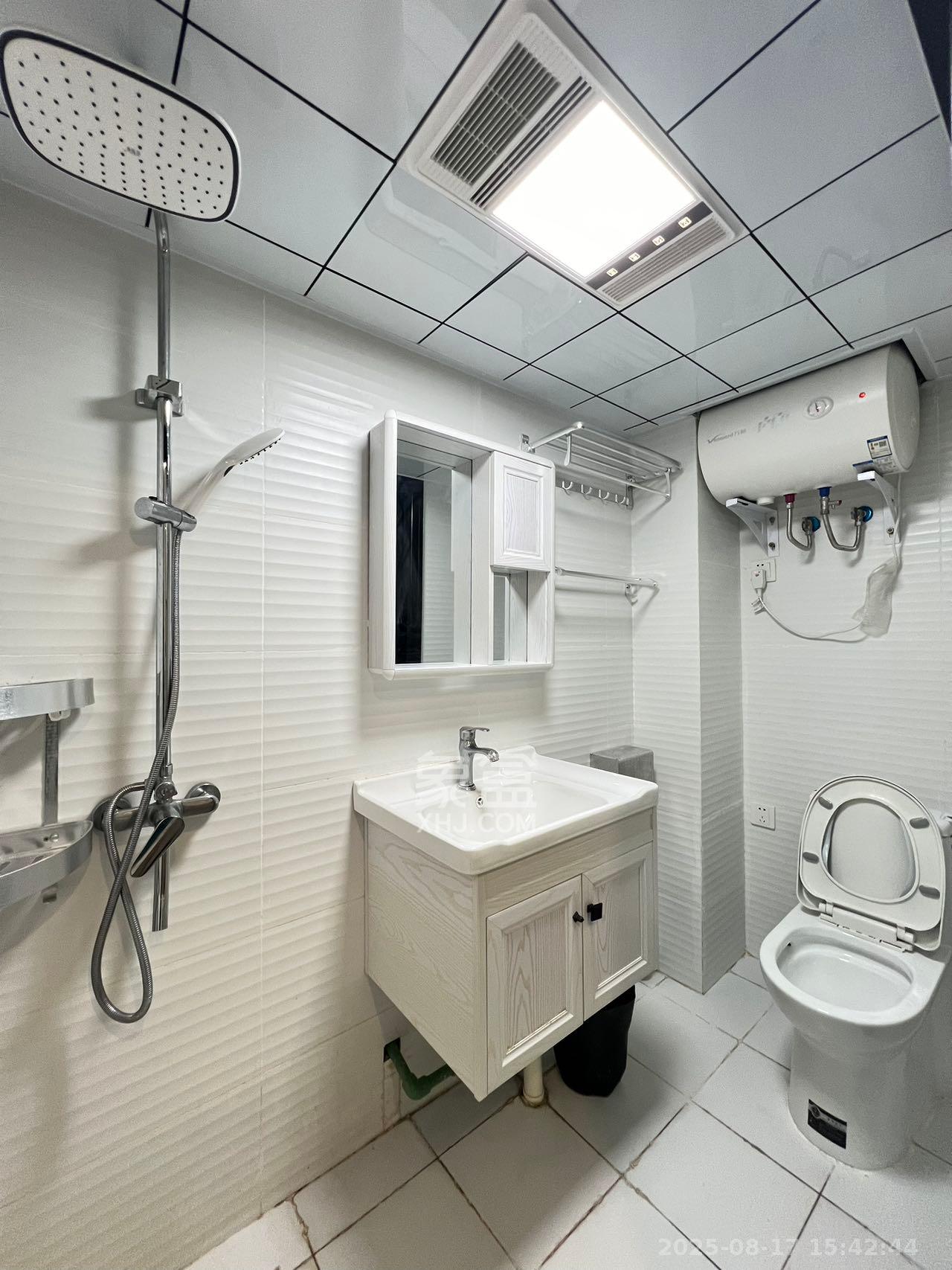 弘坤云寓  1室1厅1卫    2300.0元/月室内图