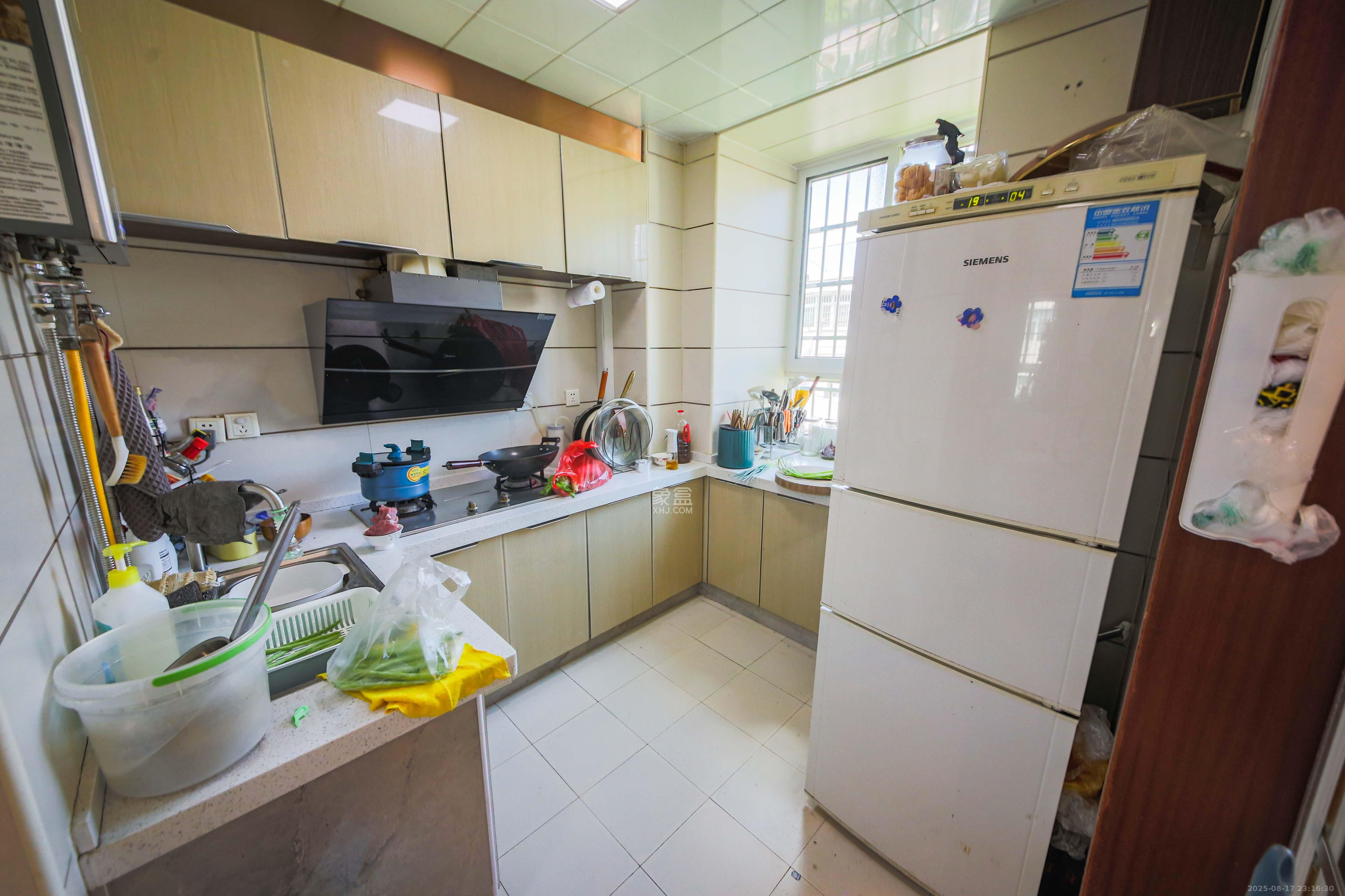 大为农博嘉园 5室2厅3卫 120.0万 大为农博嘉园 5室2厅3卫 120.0万厨房