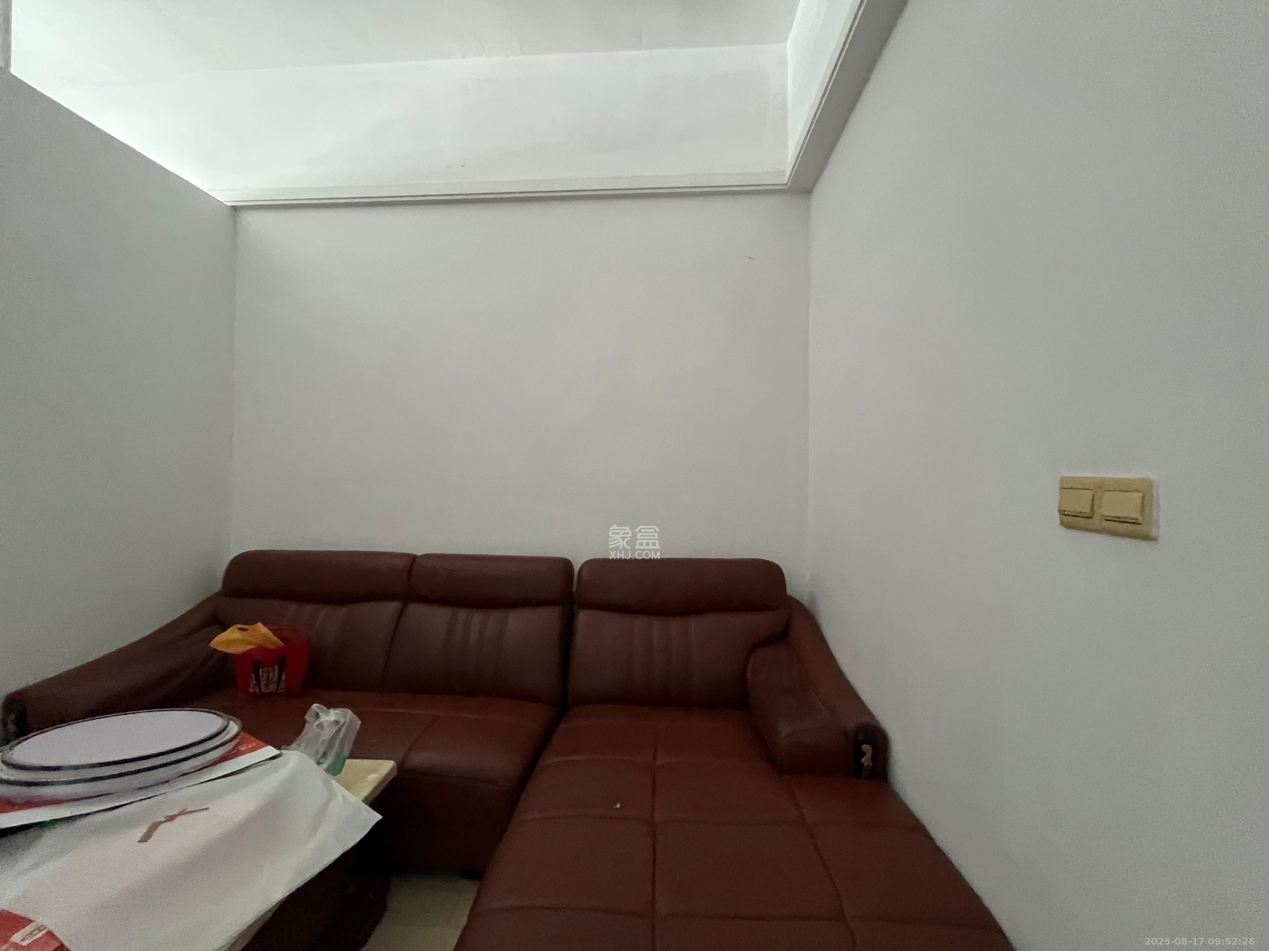 浏阳河畔家园  1室1厅1卫    1500.0元/月 浏阳河畔家园  1室1厅1卫    1500.0元/月室内图