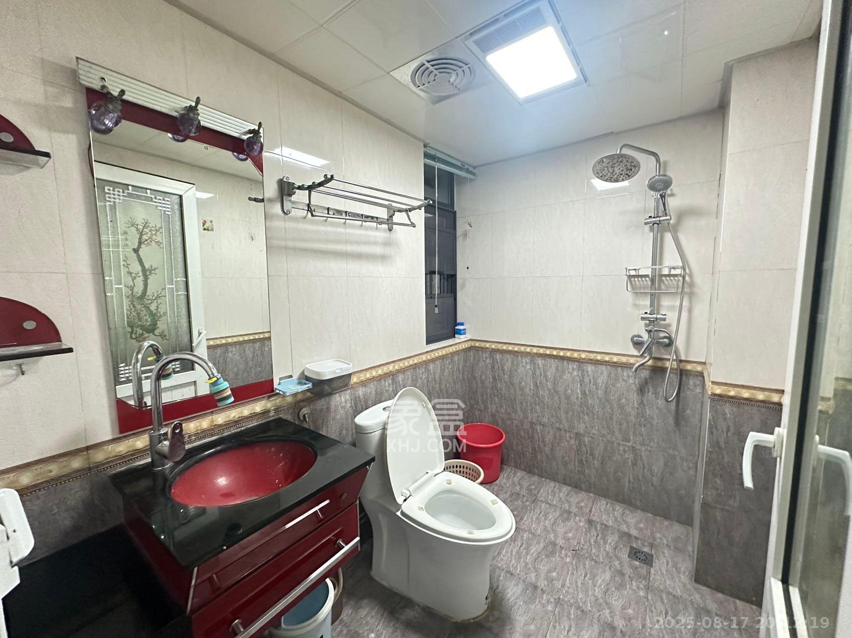 尚城  3室2厅2卫    2300.0元/月 尚城  3室2厅2卫    2300.0元/月室内图