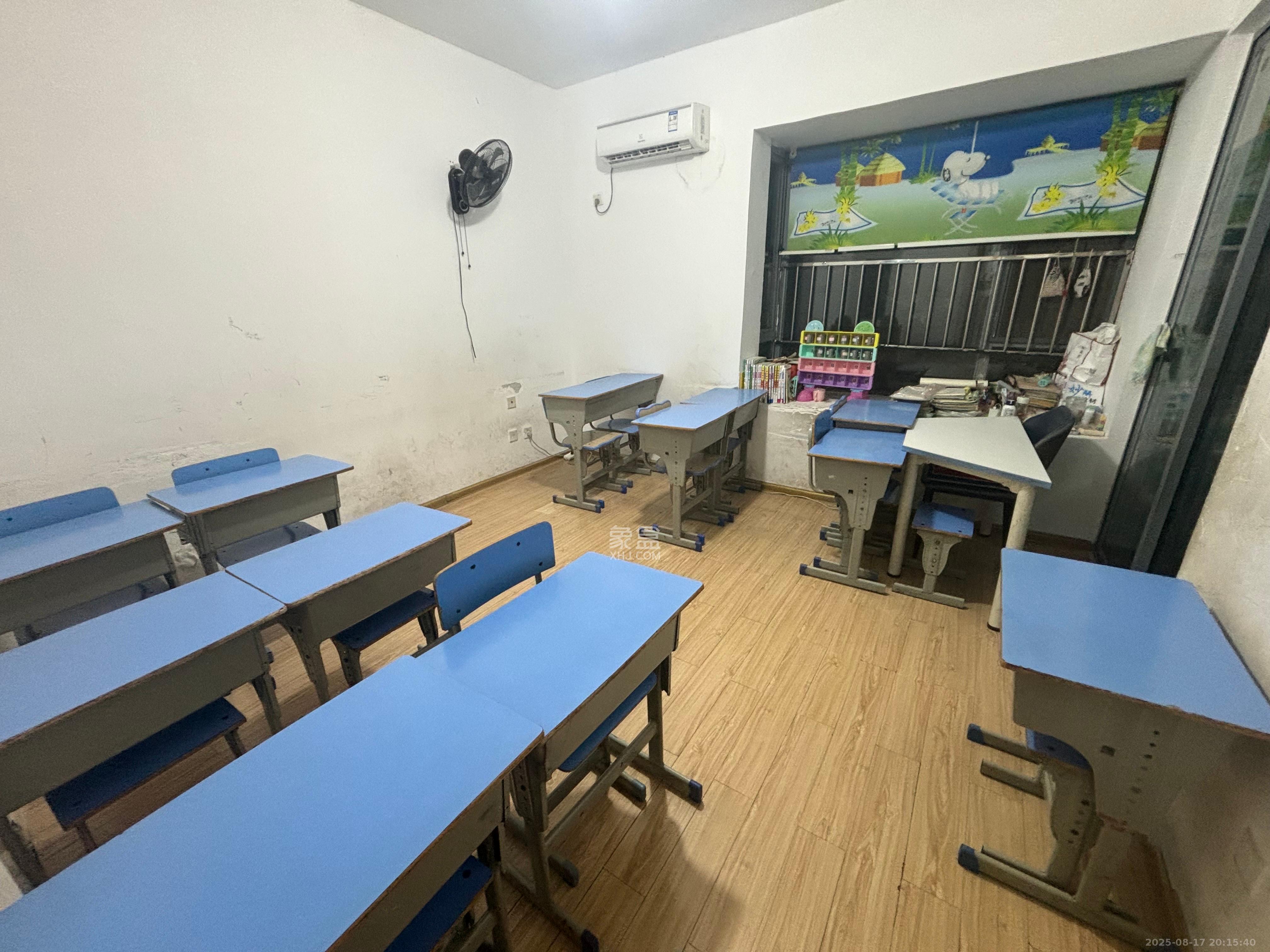 滨江君悦香邸  3室2厅2卫    2200.0元/月室内图