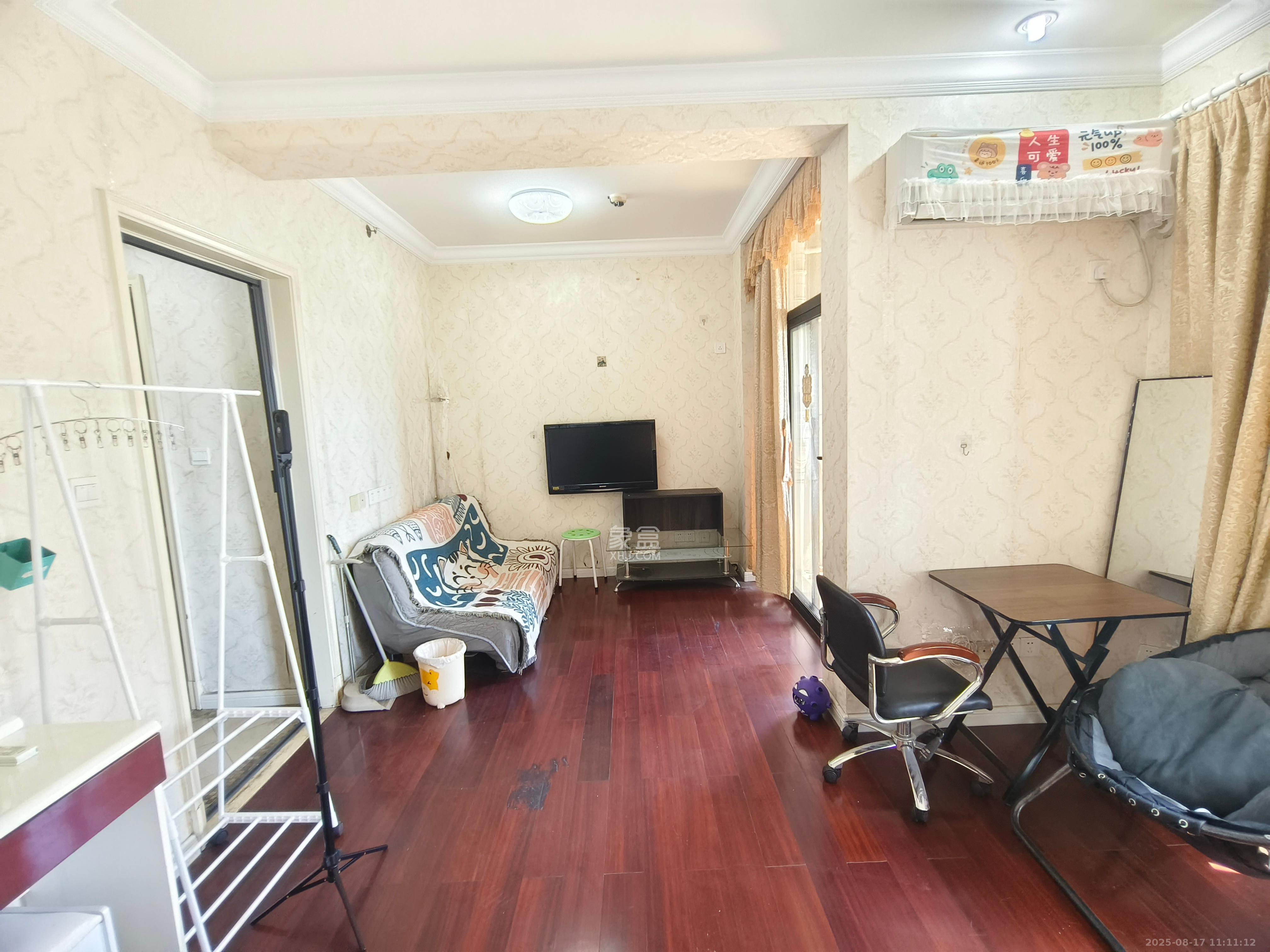 郡原广场  1室1厅1卫   1700.00元/月
