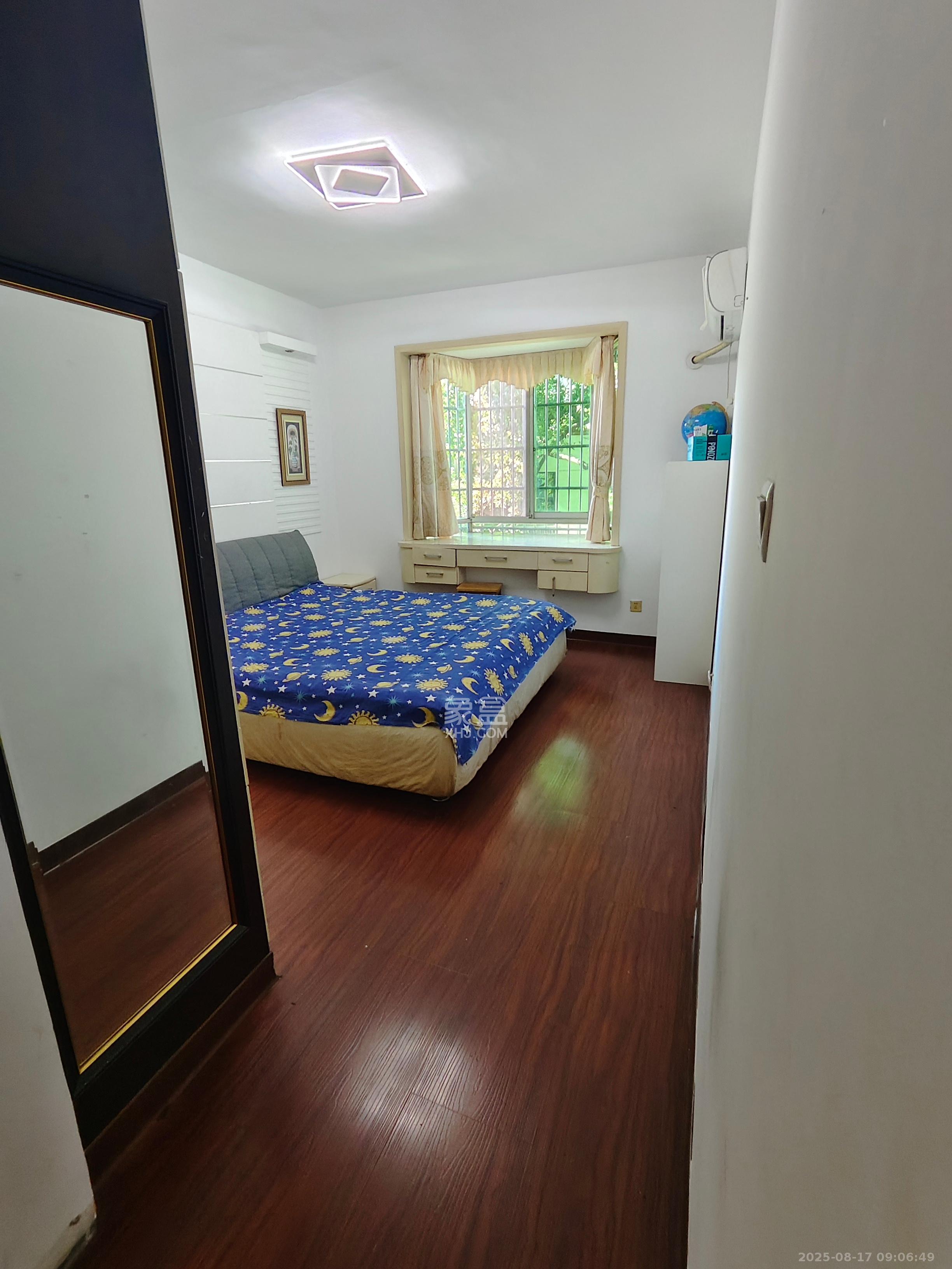 德邦新村  3室2厅2卫   1800.00元/月室内图