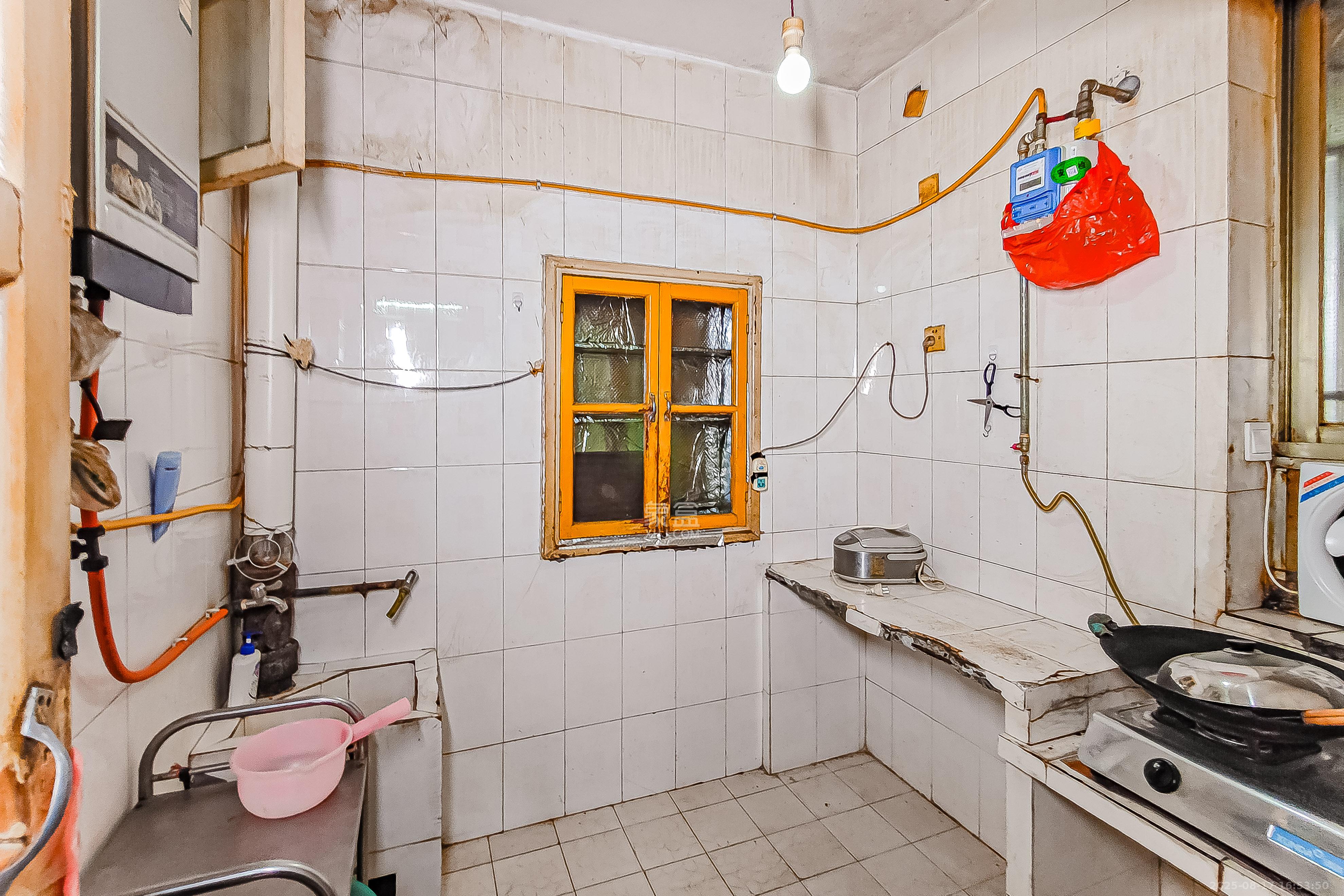 造化塘  2室2厅1卫    42.0万 造化塘  2室2厅1卫    42.0万厨房