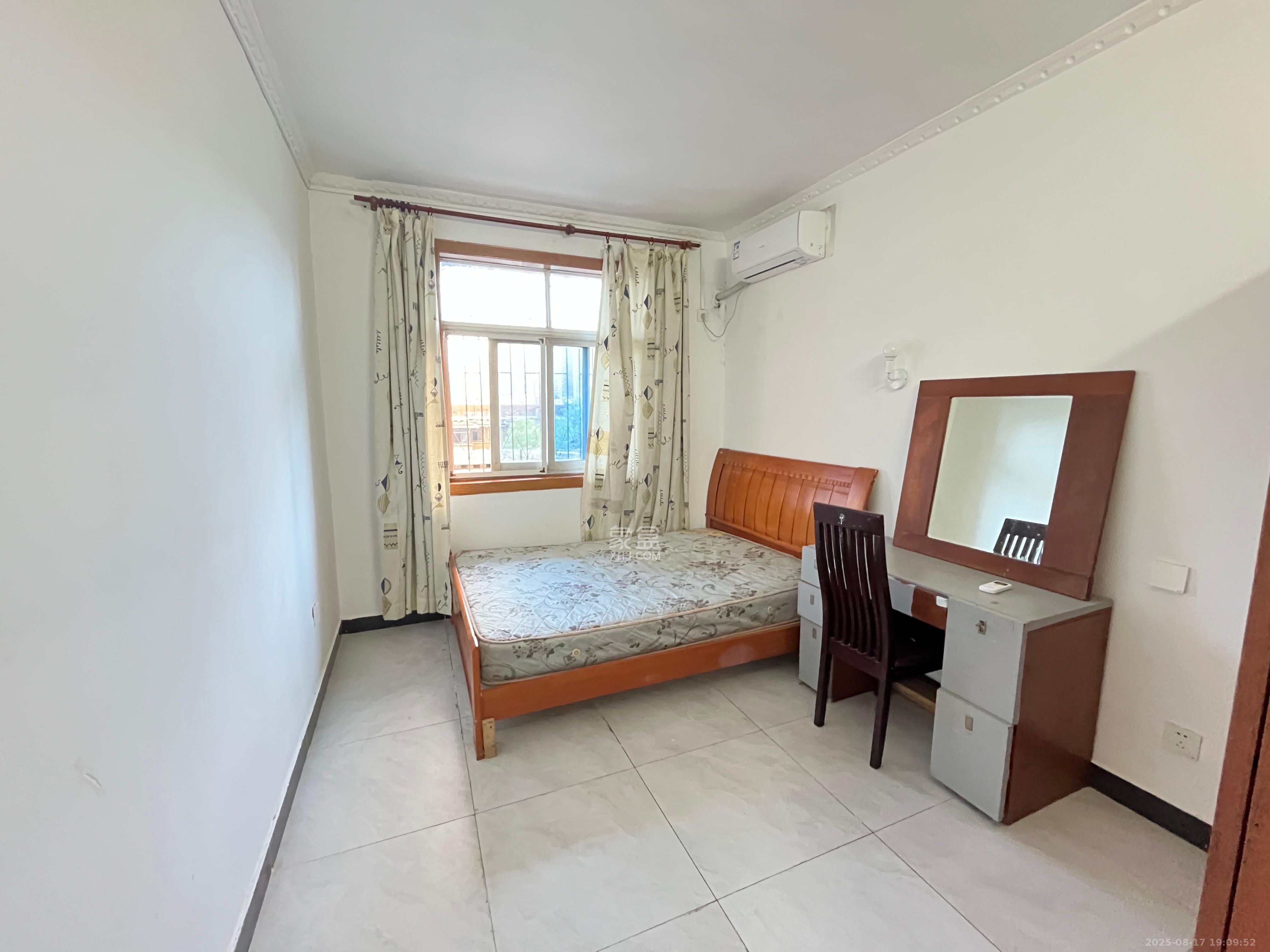 金科园  3室1厅1卫    1800.0元/月 金科园  3室1厅1卫    1800.0元/月室内图