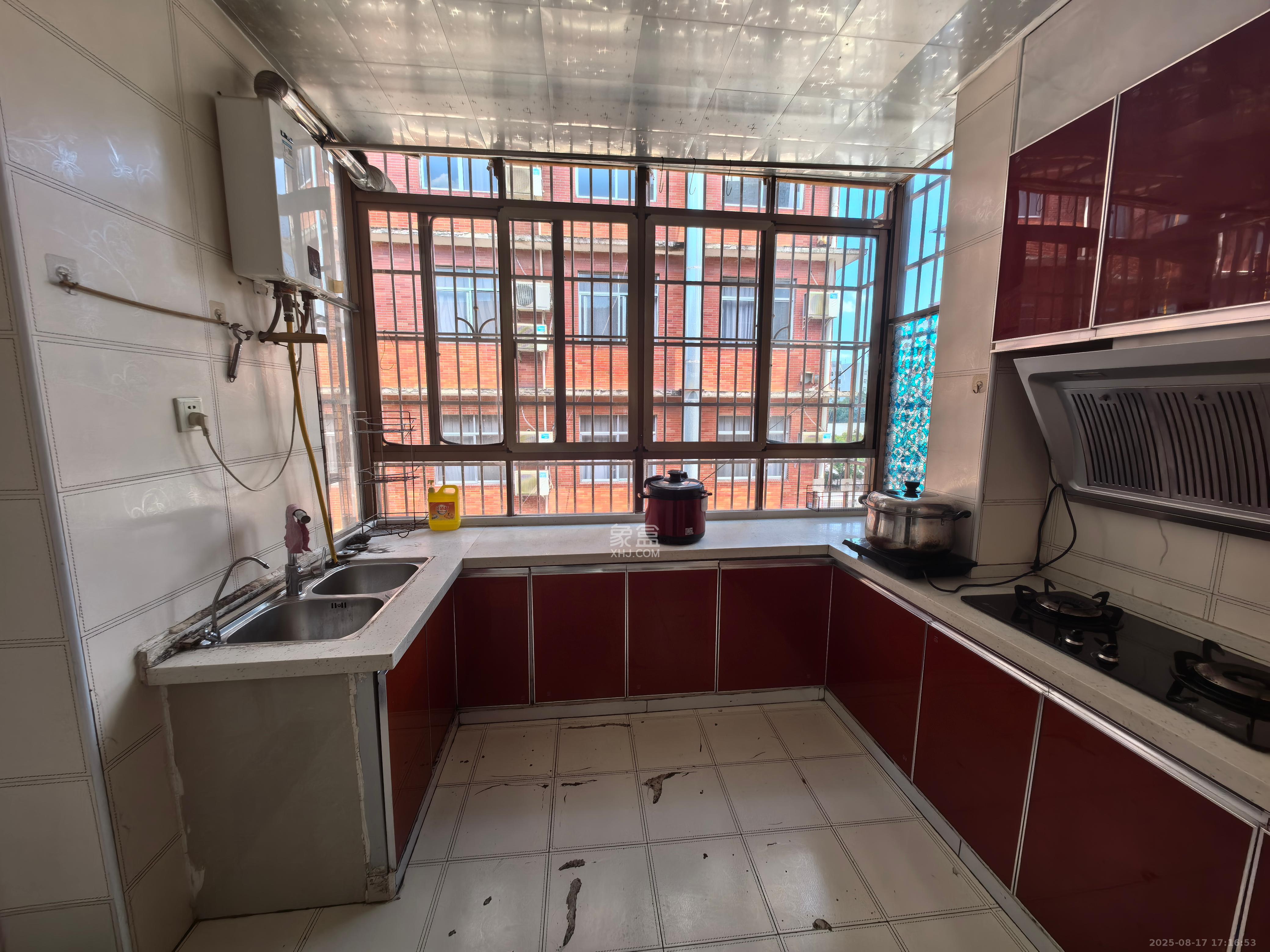 城西安置小区  3室2厅2卫    1500.0元/月室内图