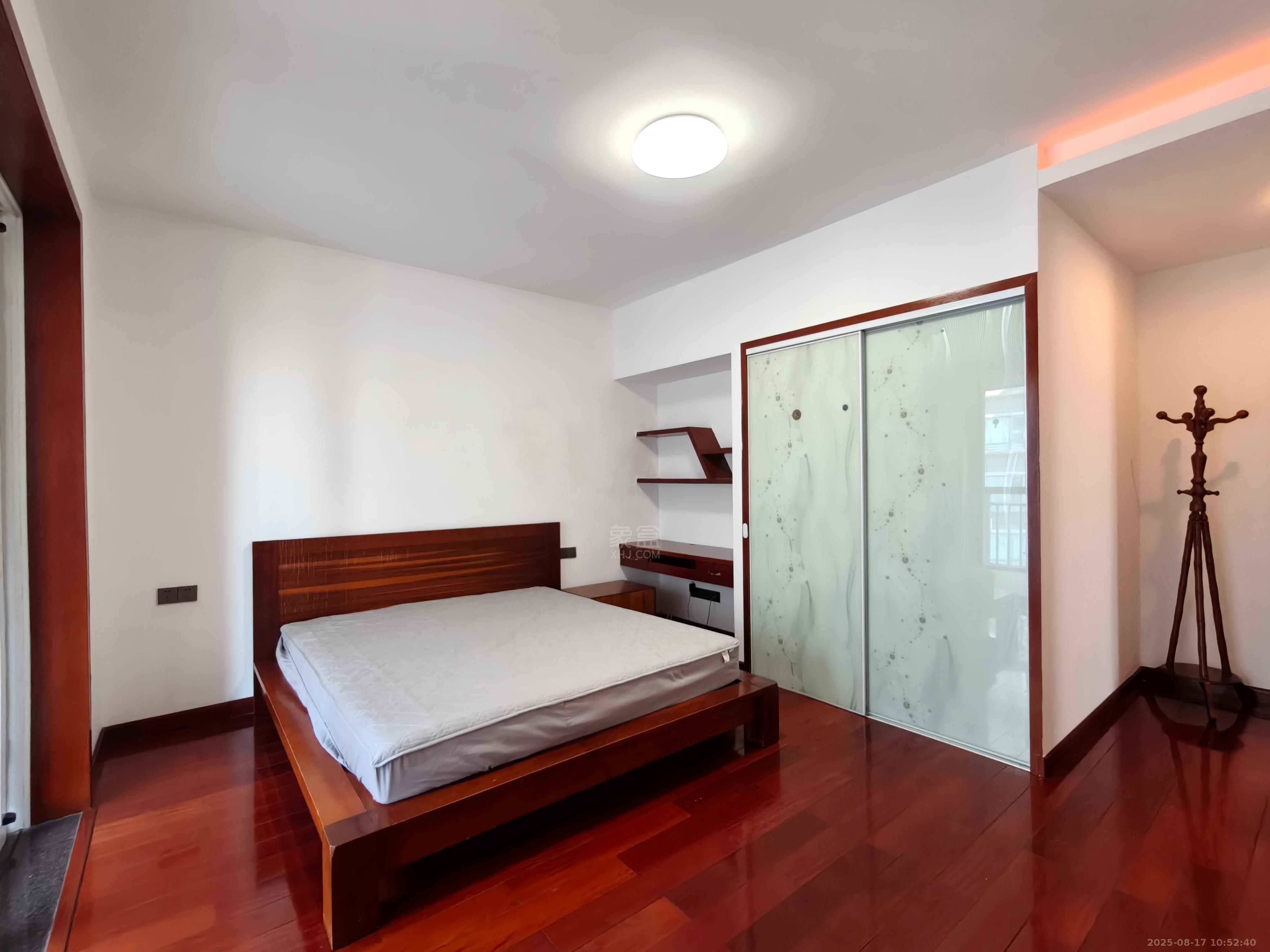 城市风景 6室2厅2卫 3200.0元/月 城市风景 6室2厅2卫 3200.0元/月室内图