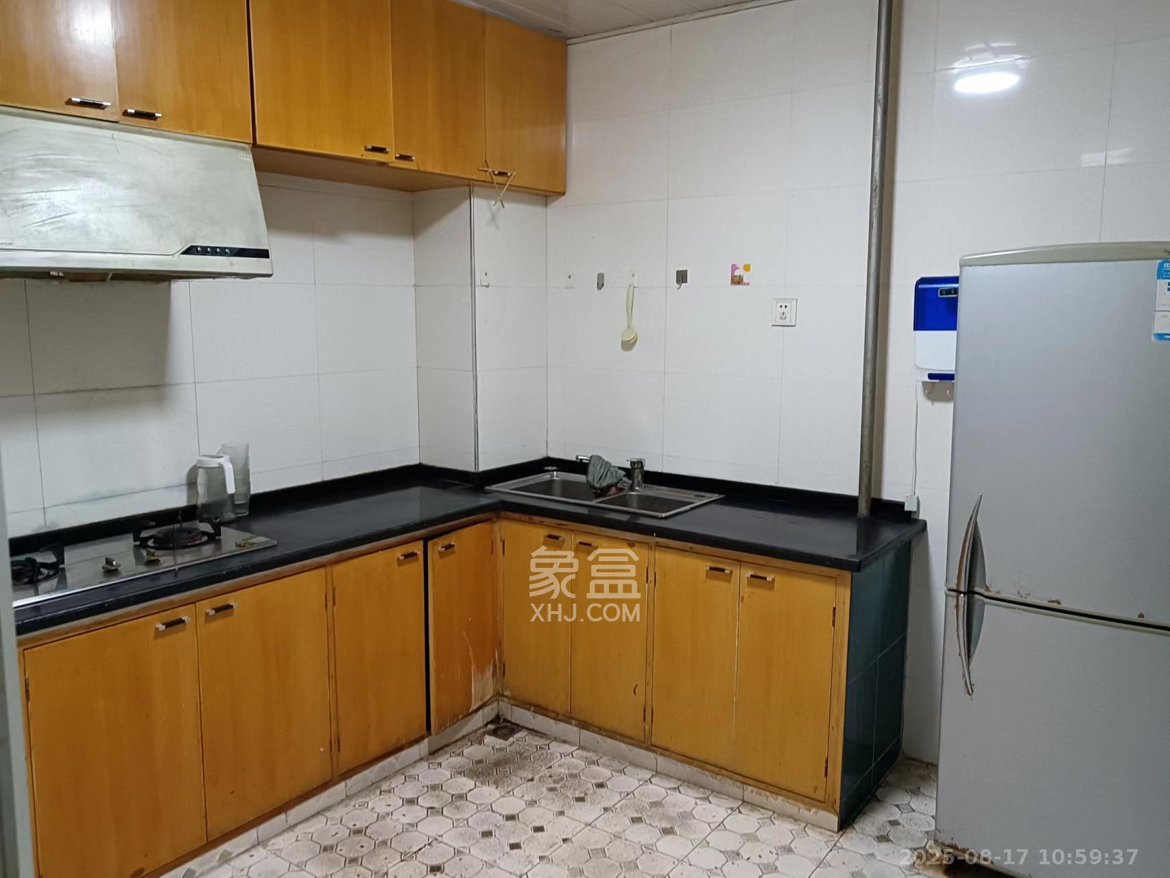 天城湖光山色 2室2厅1卫 1800.0元/月 天城湖光山色 2室2厅1卫 1800.0元/月室内图