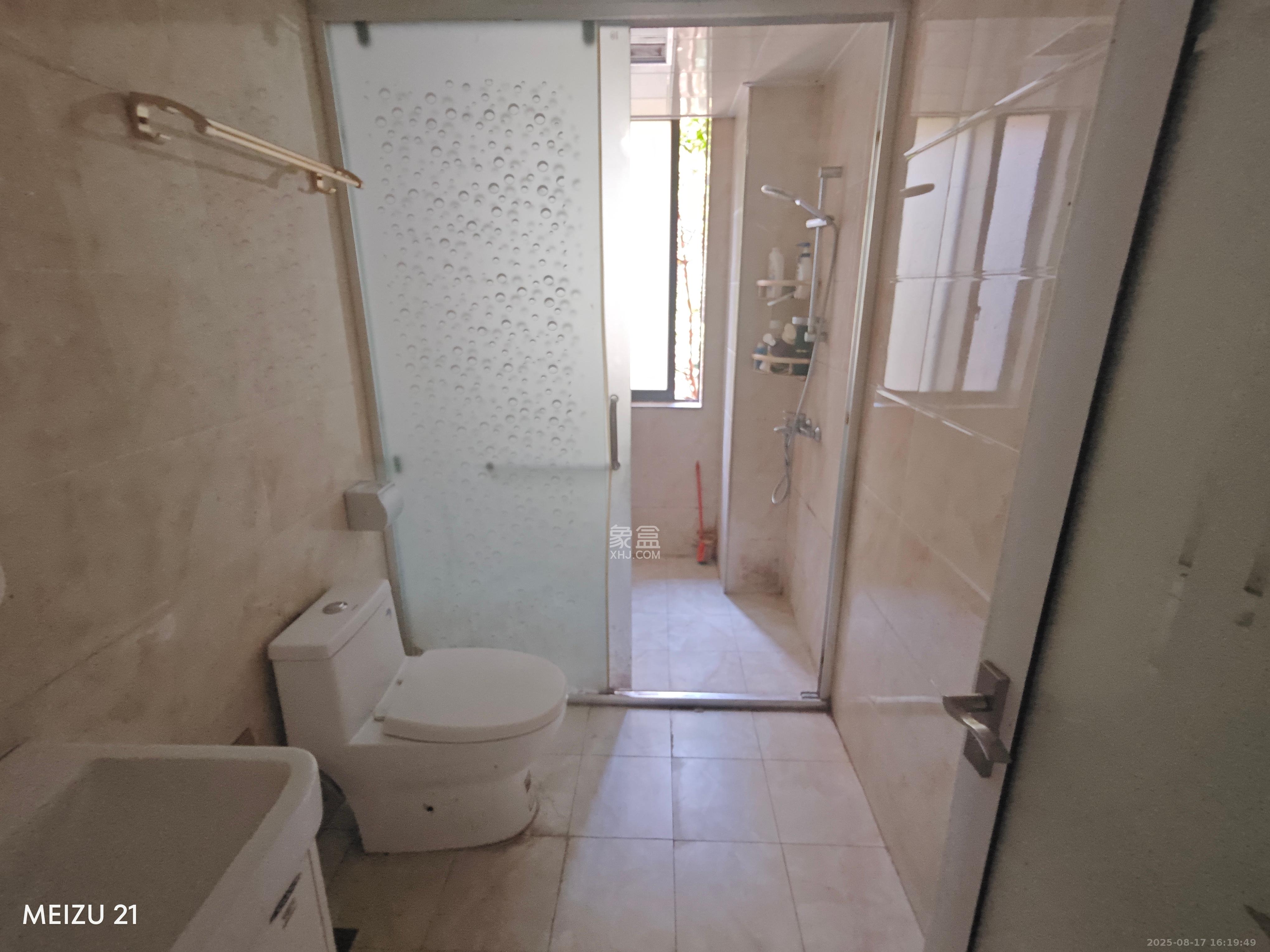 英祥春天 3室2厅1卫 2350.0元/月 英祥春天 3室2厅1卫 2350.0元/月室内图