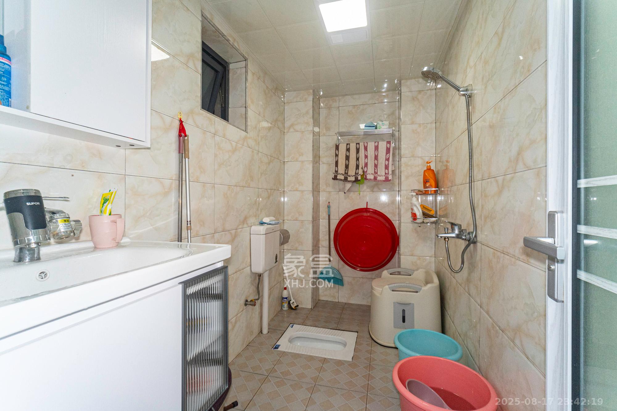 恒基凯旋门三期  2室2厅1卫    45.0万卫生间