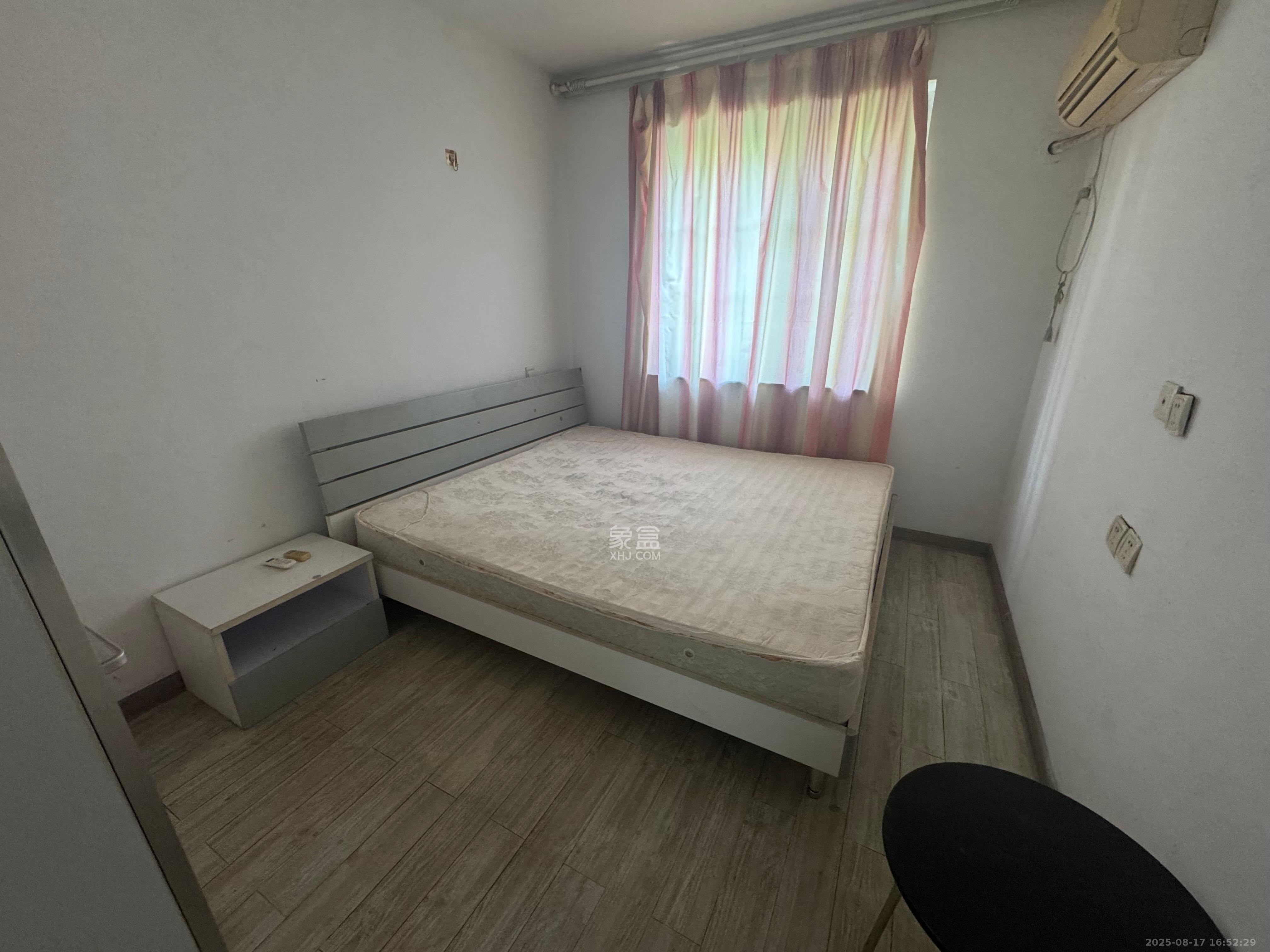 德馨园  3室2厅2卫    1600.0元/月 德馨园  3室2厅2卫    1600.0元/月室内图