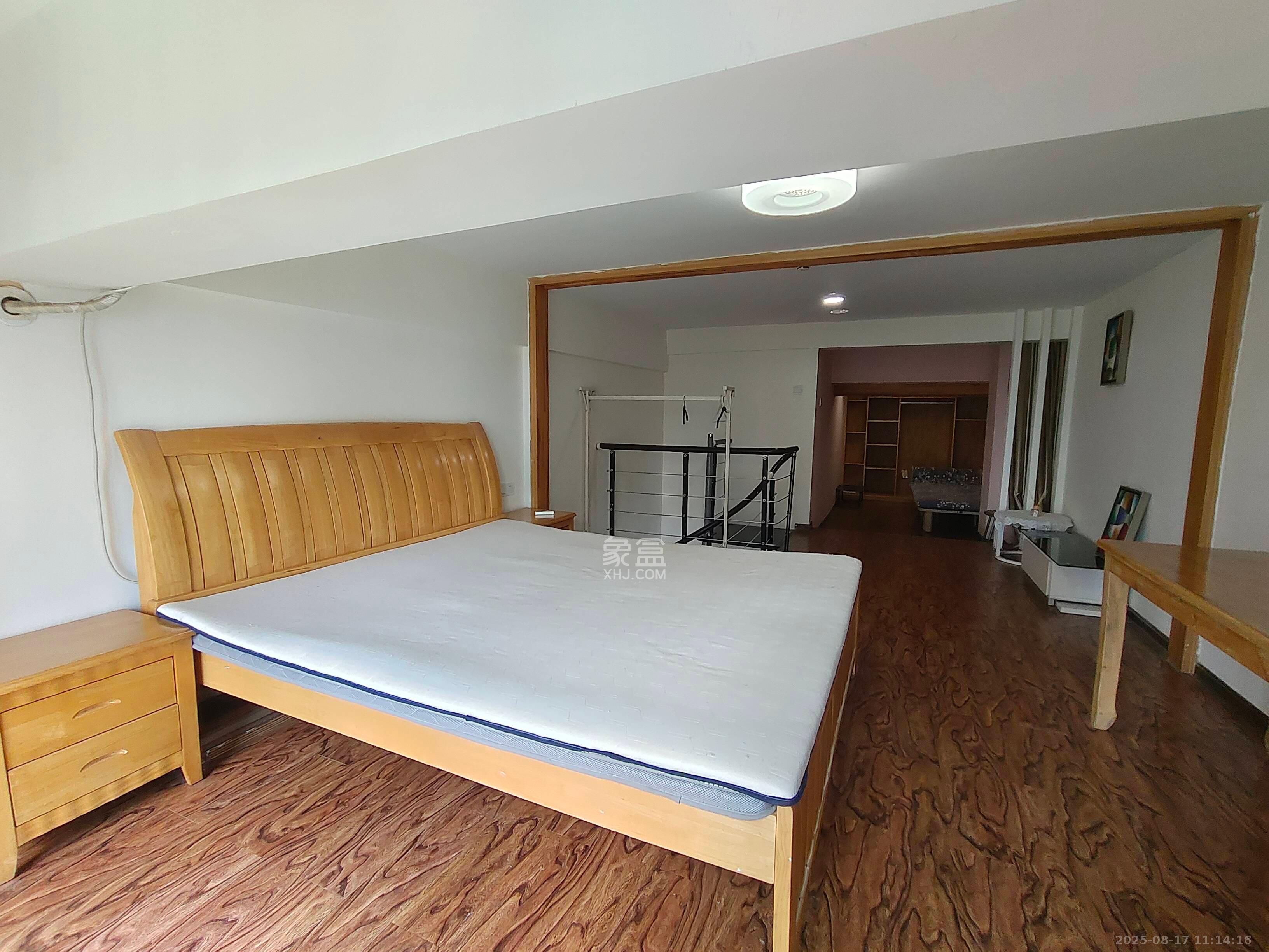 融圣国际 1室2厅1卫 2400.0元/月 融圣国际 1室2厅1卫 2400.0元/月室内图