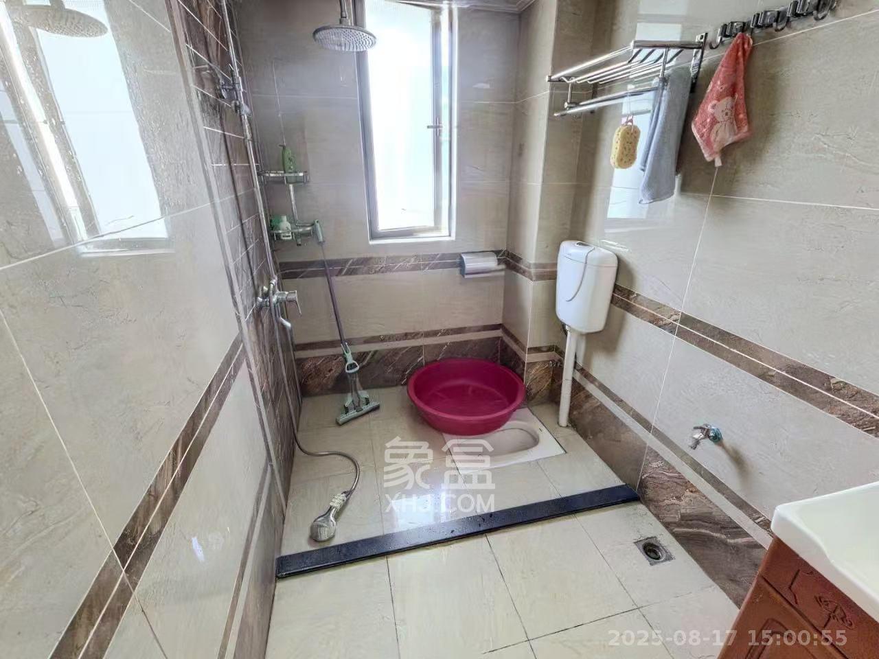 南山雍江汇(滨江国际新城) 4室2厅2卫 5000.00元/月 南山雍江汇(滨江国际新城) 4室2厅2卫 5000.00元/月室内图