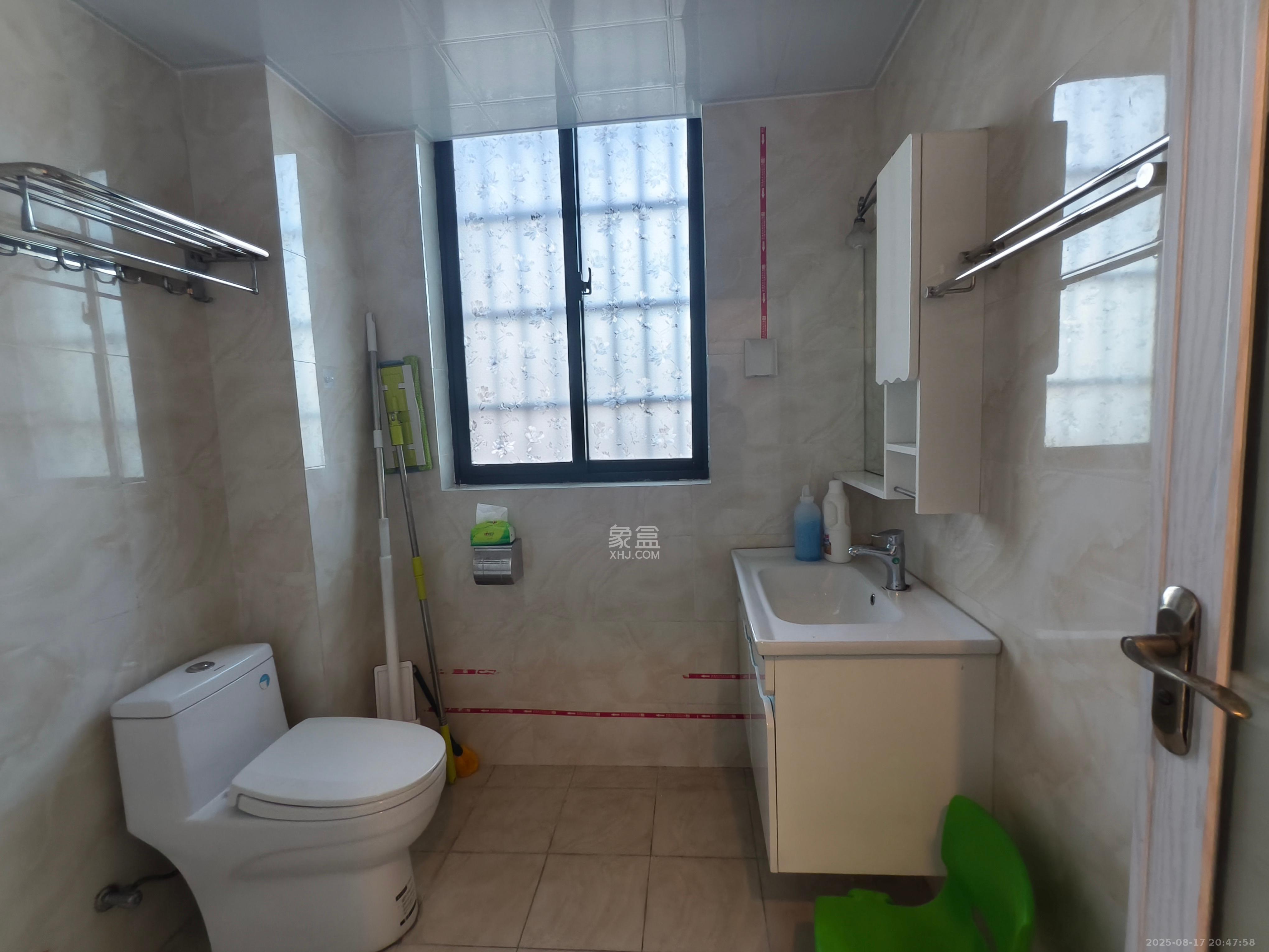 康桥长郡 3室2厅2卫 2200.0元/月 康桥长郡 3室2厅2卫 2200.0元/月室内图