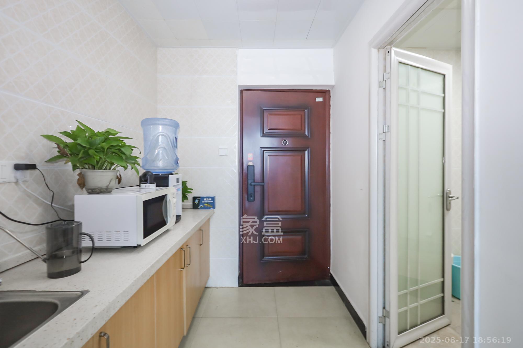 奥克斯广场  1室1厅1卫    31.0万其他